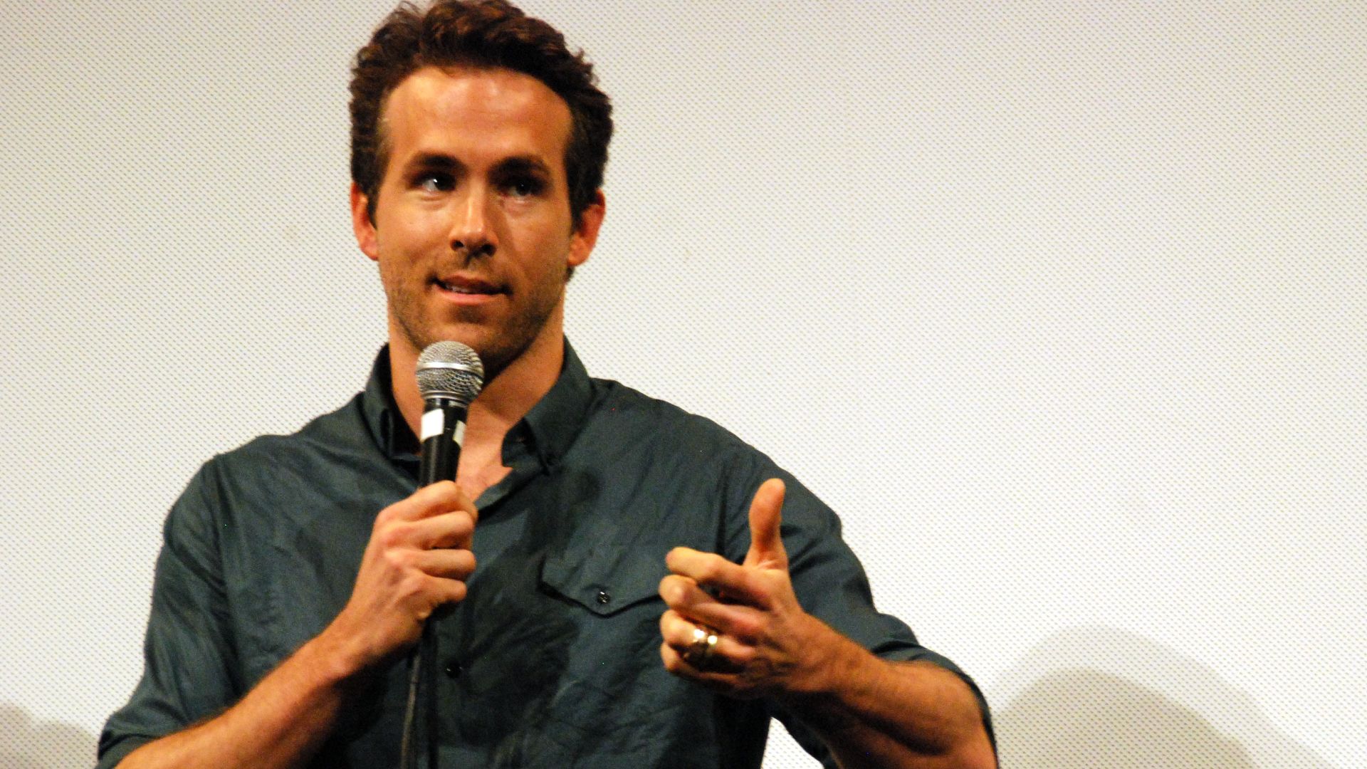 File:Ryan Reynolds, 2010 Buried Premiere.jpg