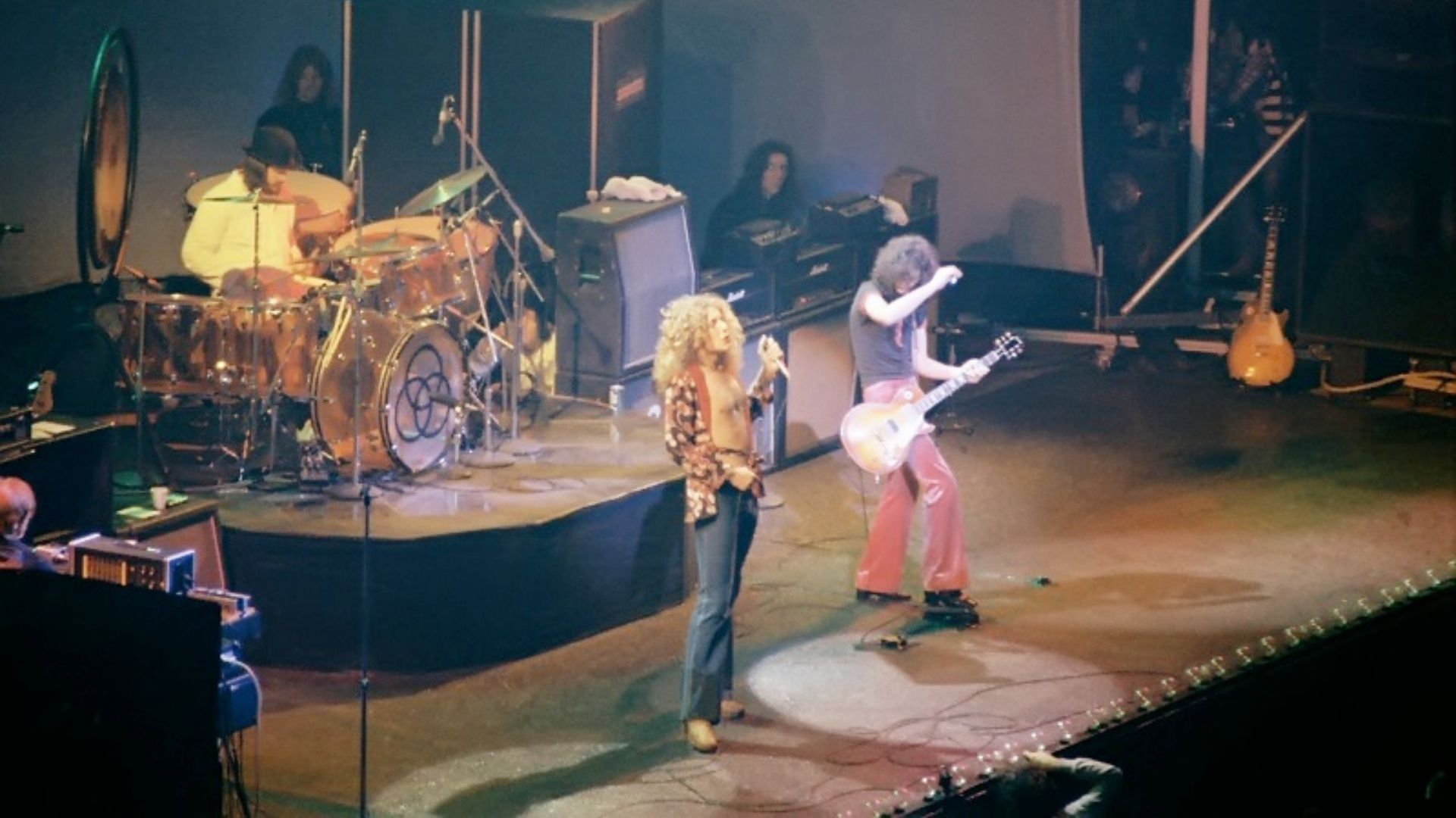 File:LedZeppelinChicago75.jpg