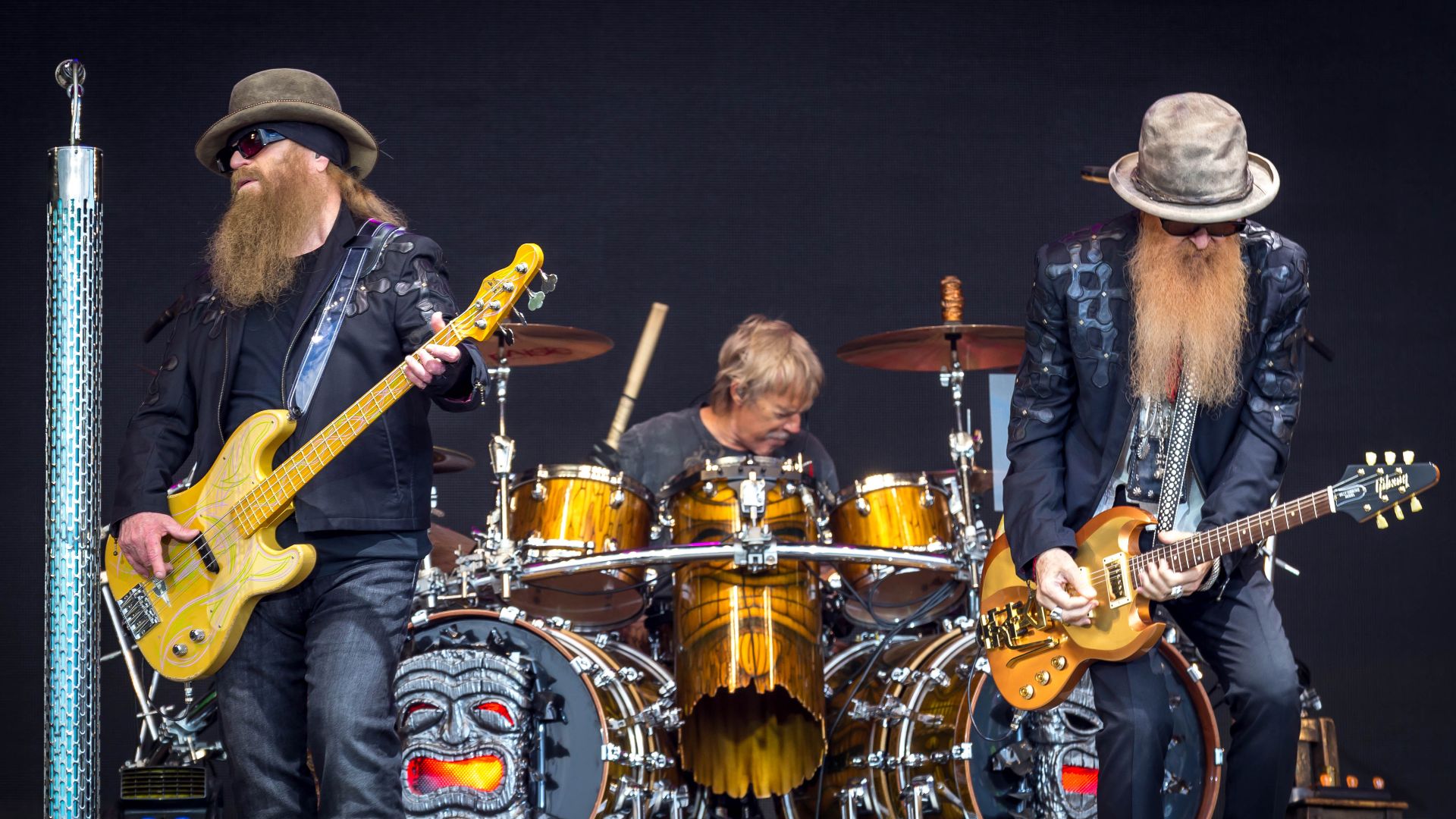 File:ZZ Top on the Pyramid Stage at Glastonbury 2016 IMG 8527 (27374417884).jpg