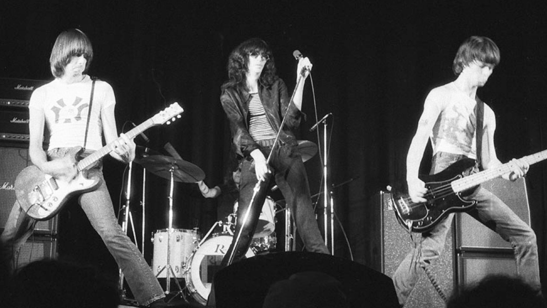 File:Ramones Toronto 1976.jpg