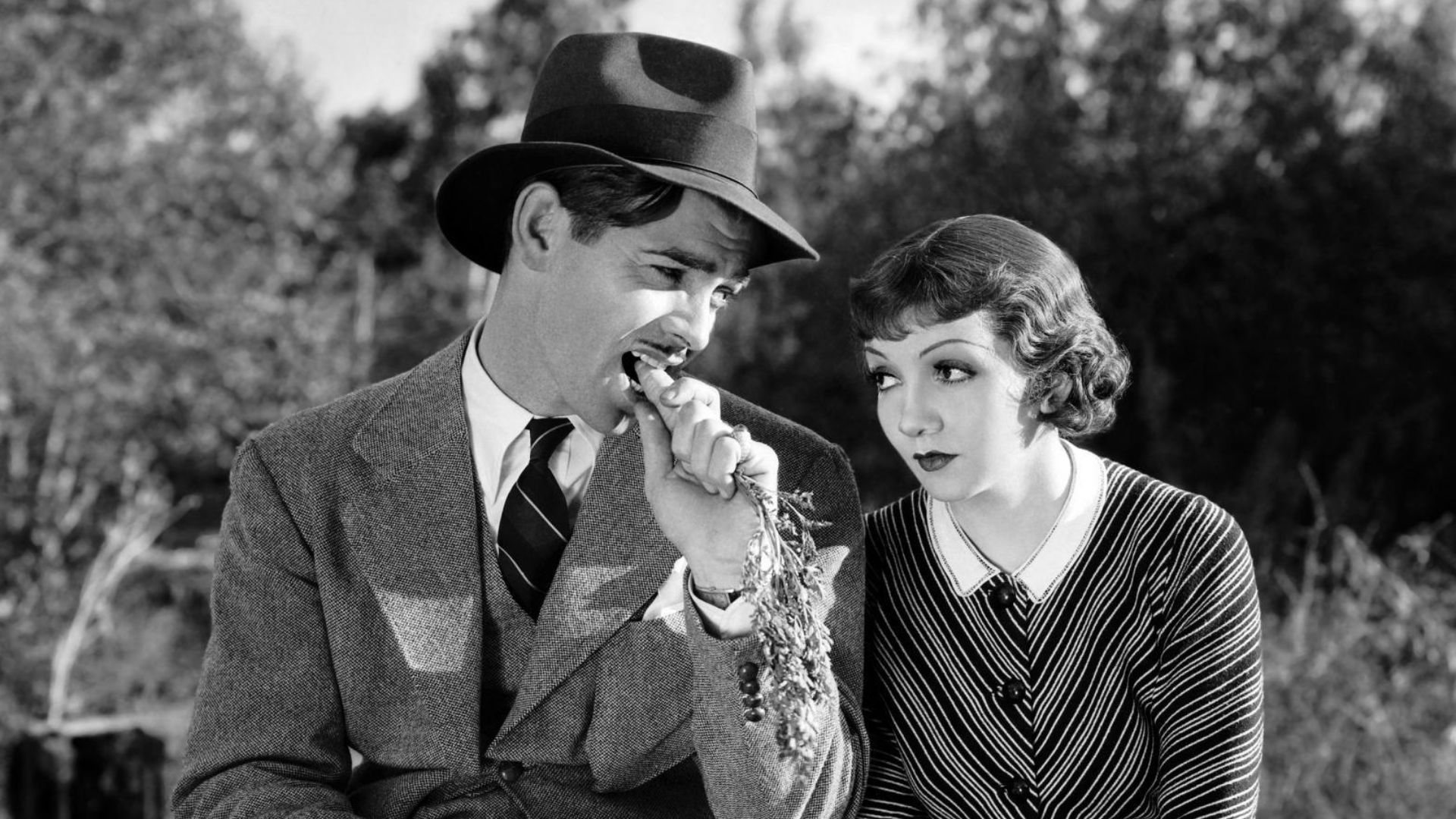 File:Clark Gable and Claudette Colbert in It Happened One Night.jpg