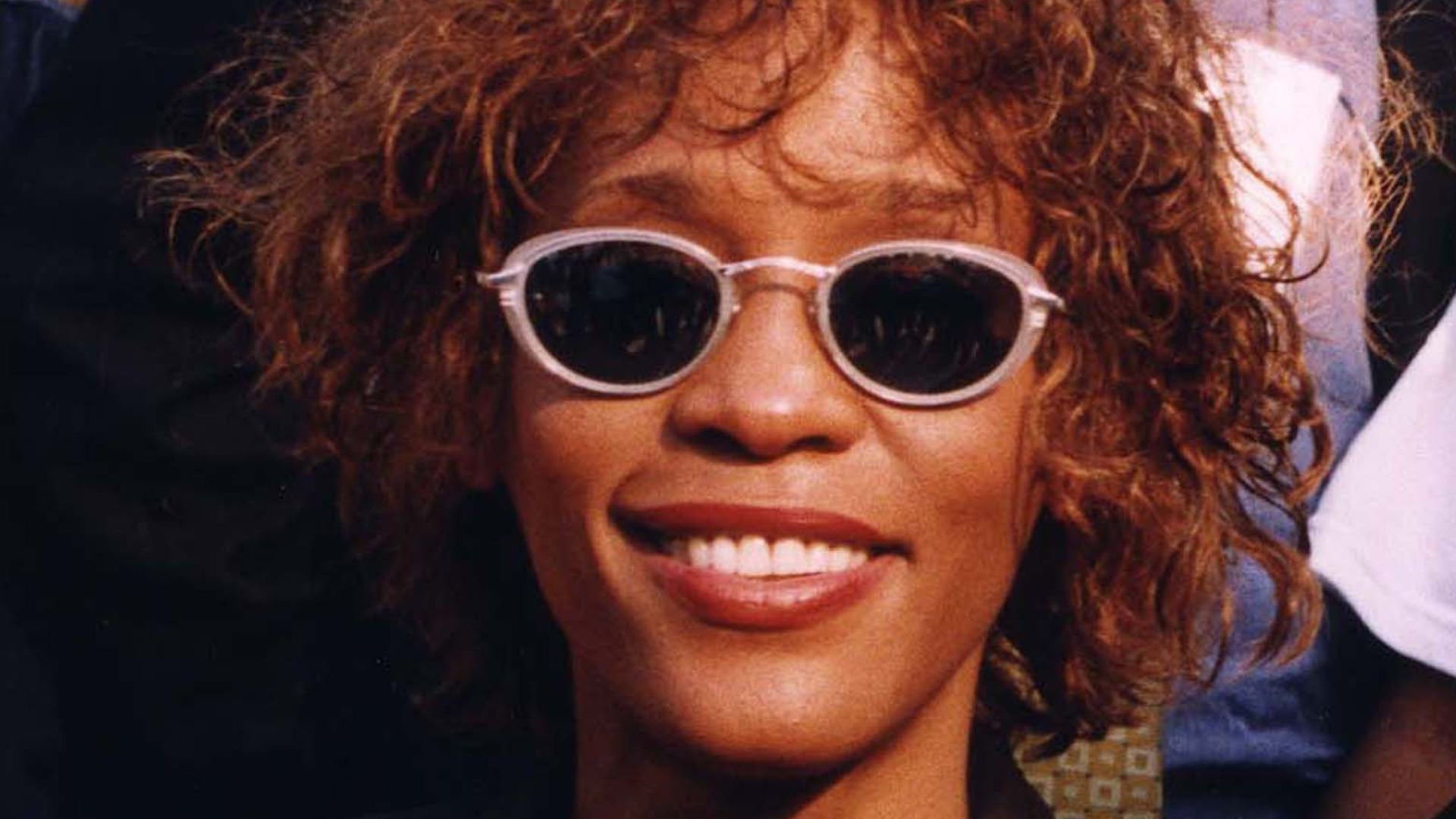 File:Whitney Houston 2000.jpg