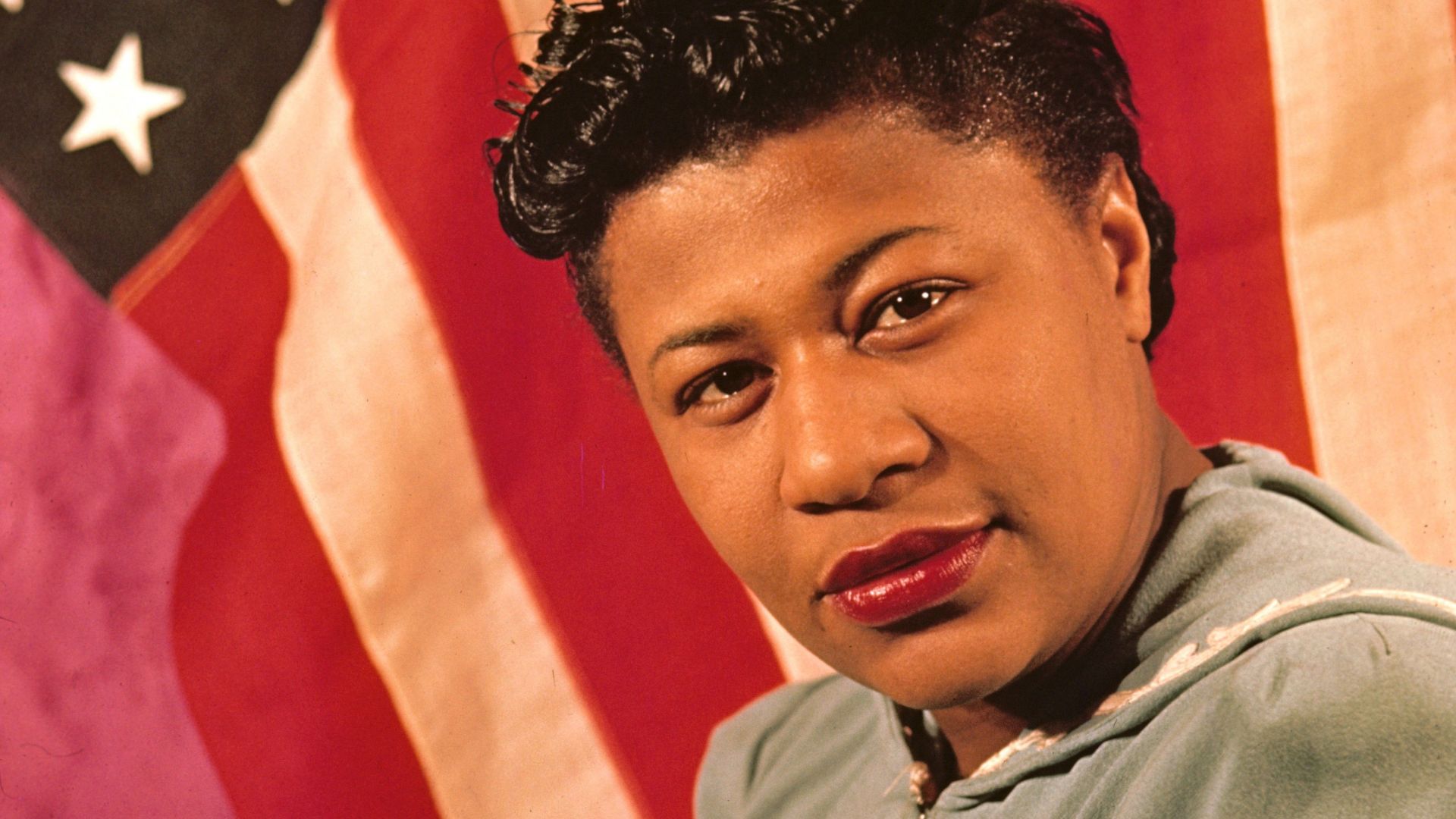 File:Ella Fitzgerald by Carl Van Vechten - American Flag.jpg