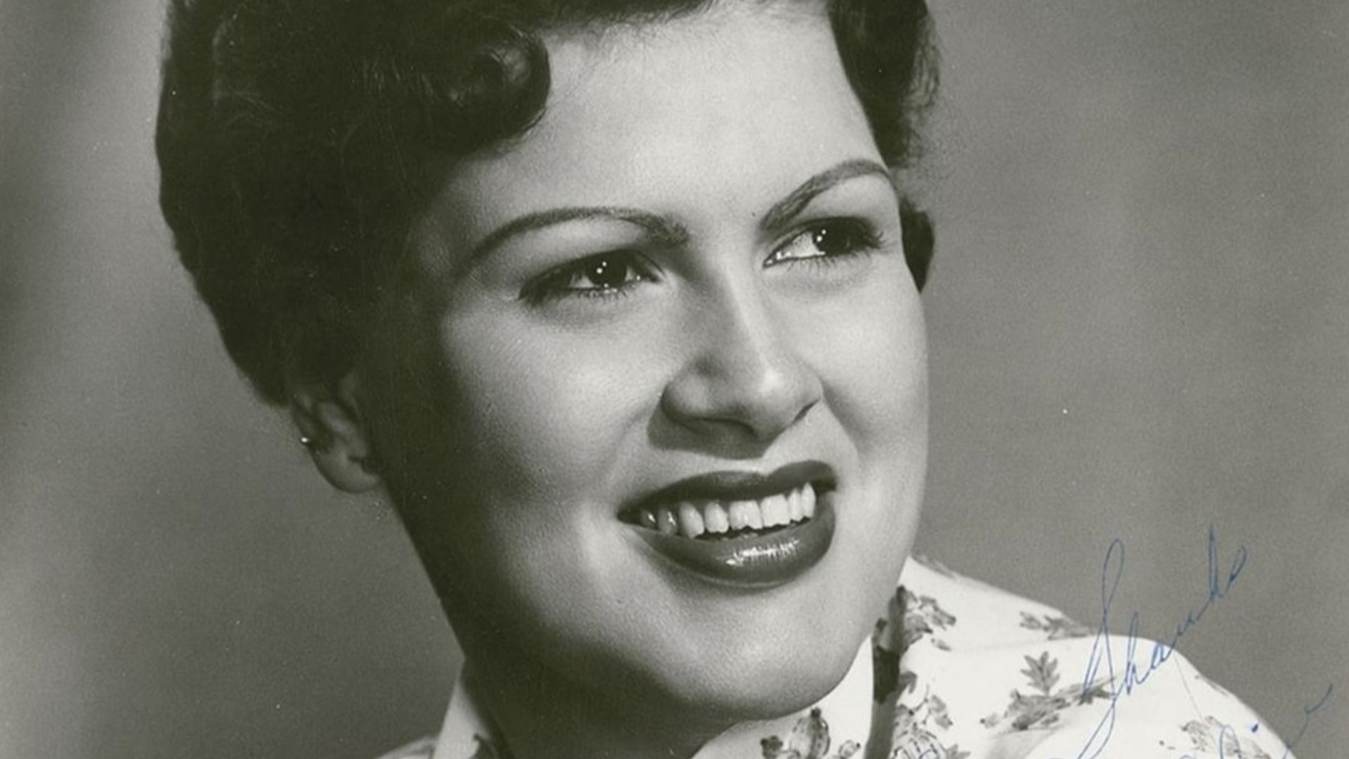 File:Patsy Cline 1960 publicity portrait - cropped.jpg