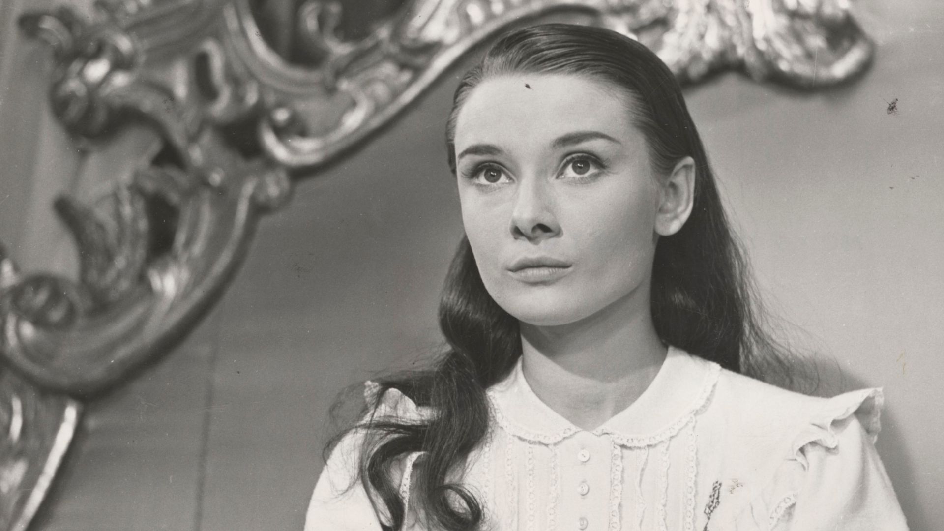 File:Photo Audrey Hepburn in a scene from Roman Holiday, a 1953 film directed by William Wyler 1953 - Touring Club Italiano 04 0815.jpg