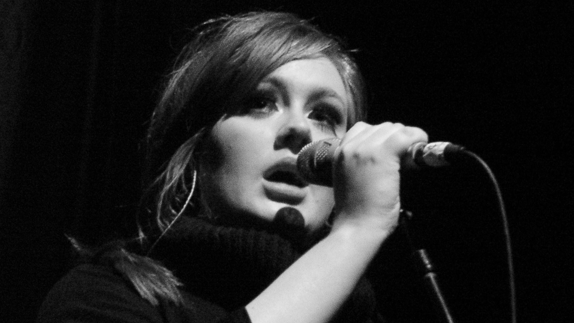 File:Adele - Live 2009 (4).jpg