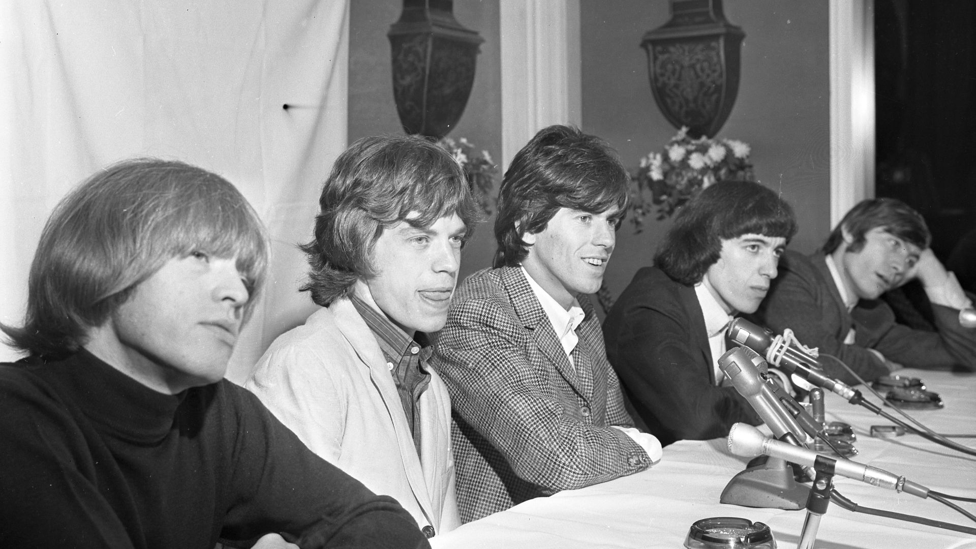 File:Rolling Stones in Beverly Hills, 1965.jpg