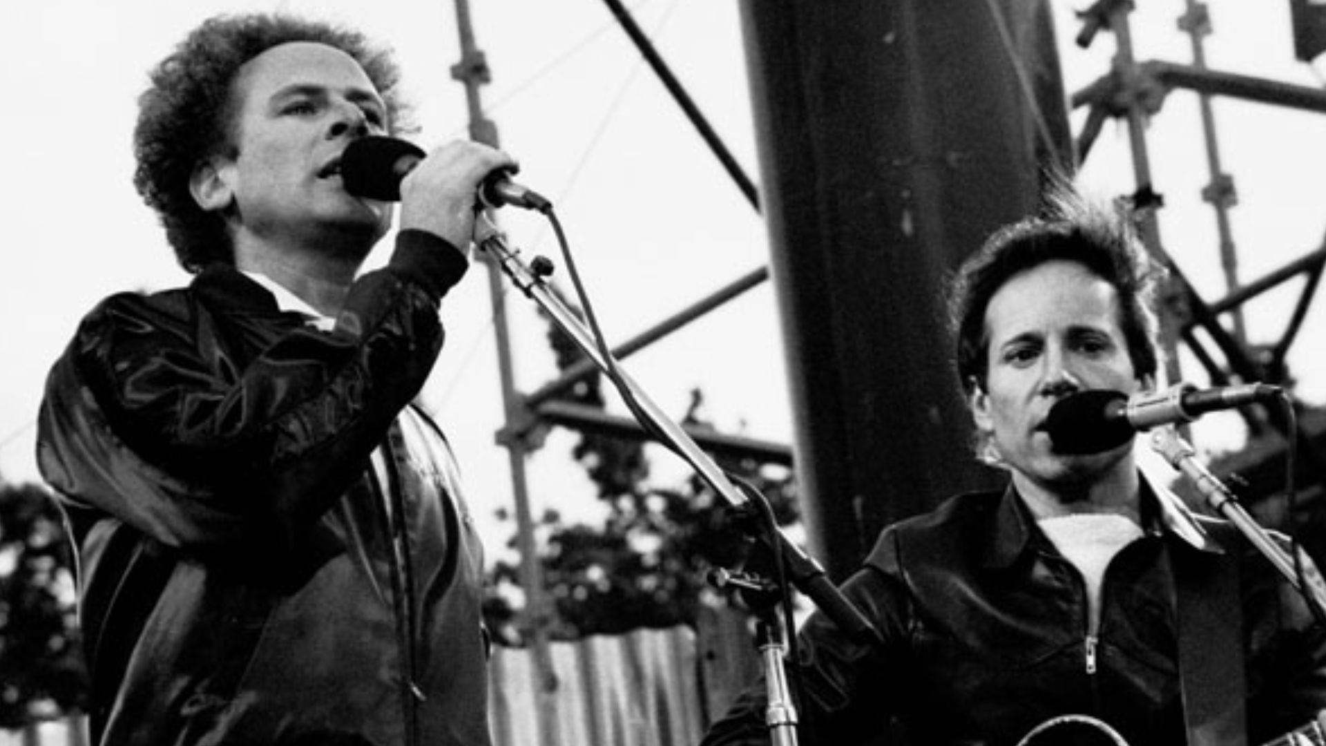 File:SimonandGarfunkel.jpg
