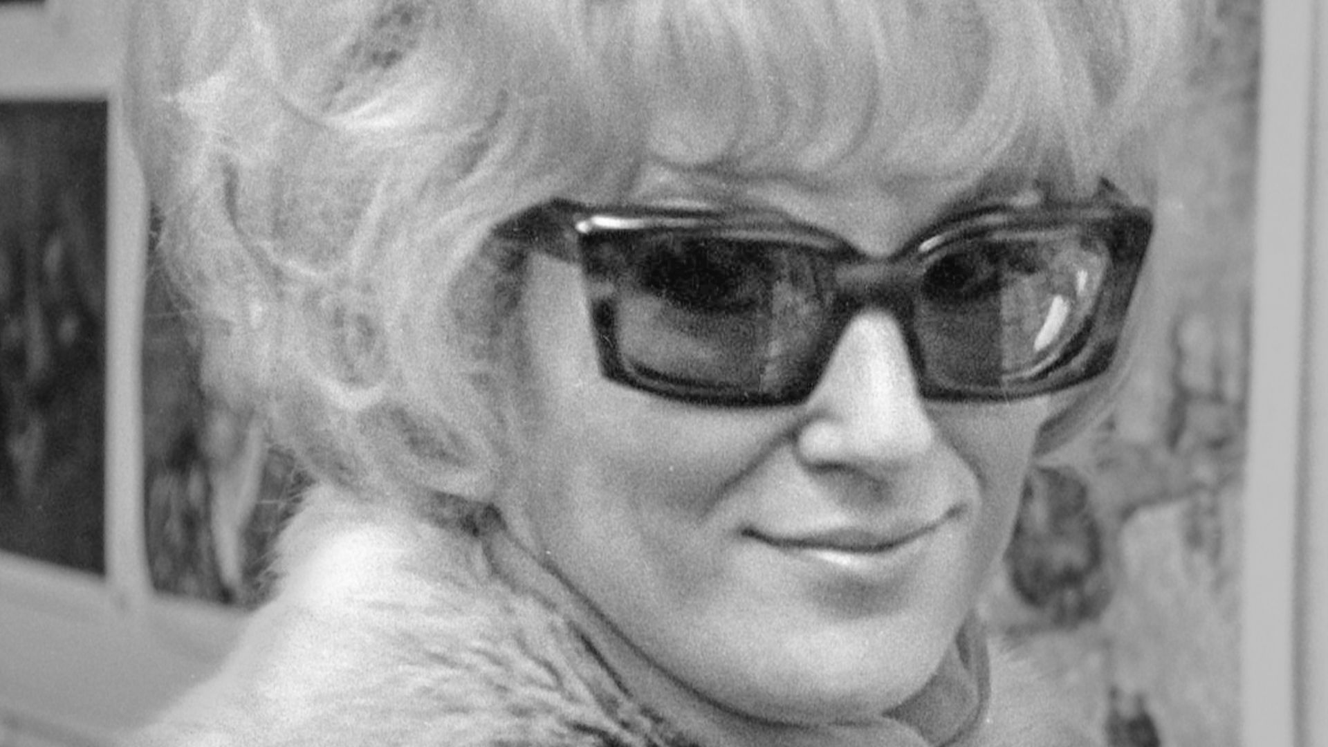 File:Dusty Springfield with glasses (2 to 3 crop) 1968.jpg