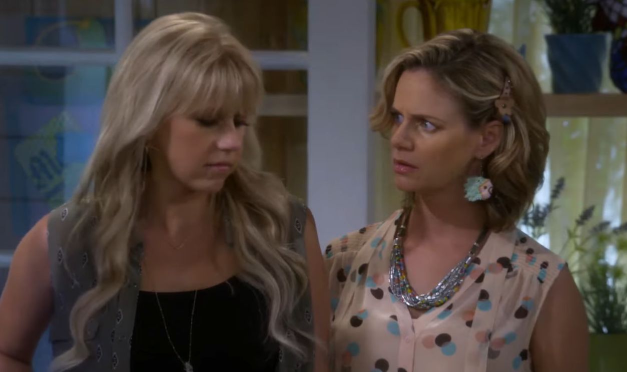 Screenshot from Fuller House (2016–2020)