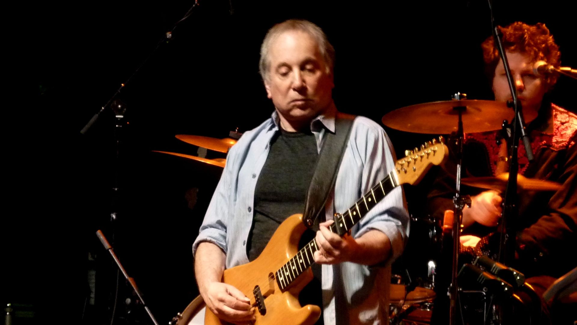 File:Paul Simon at the 9-30 Club (e).jpg