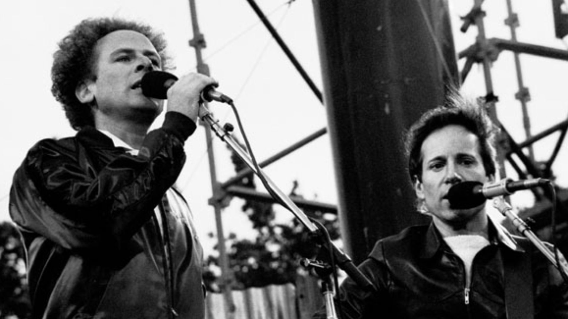 File:SimonandGarfunkel.jpg