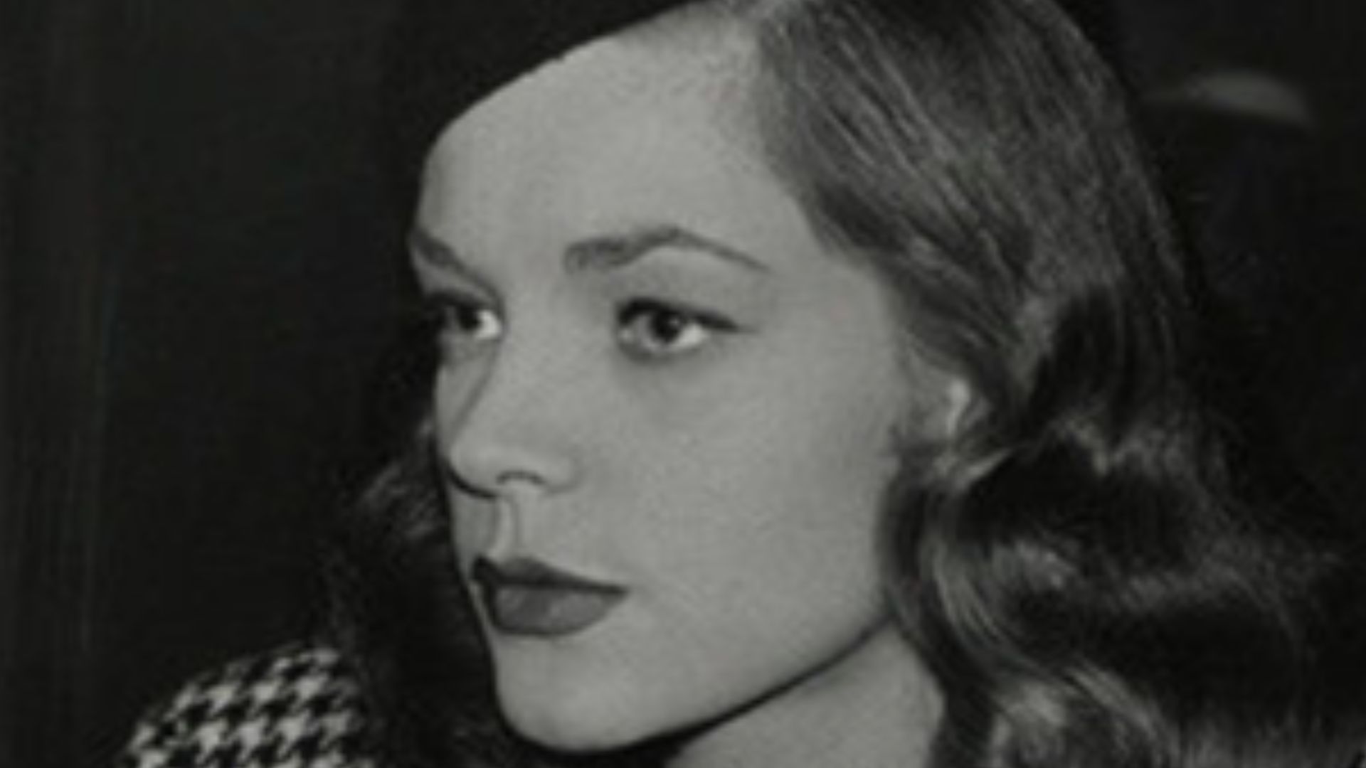 File:Lauren Bacall and Humphrey Bogart on set of The Big Sleep.jpg