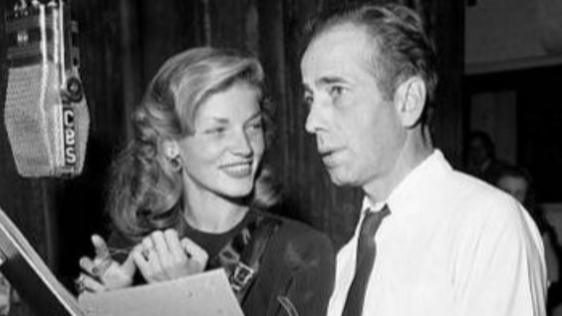 File:Lauren Bacall & Humphrey Bogart Lux Radio Theatre.jpg