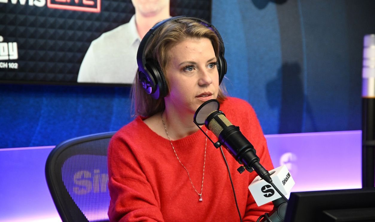 Jodie Sweetin And Sarah Colonna Visit The SiriusXM Studio