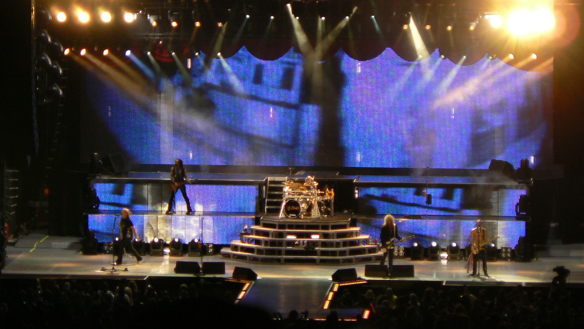 File:Def Leppard (4120855799).jpg