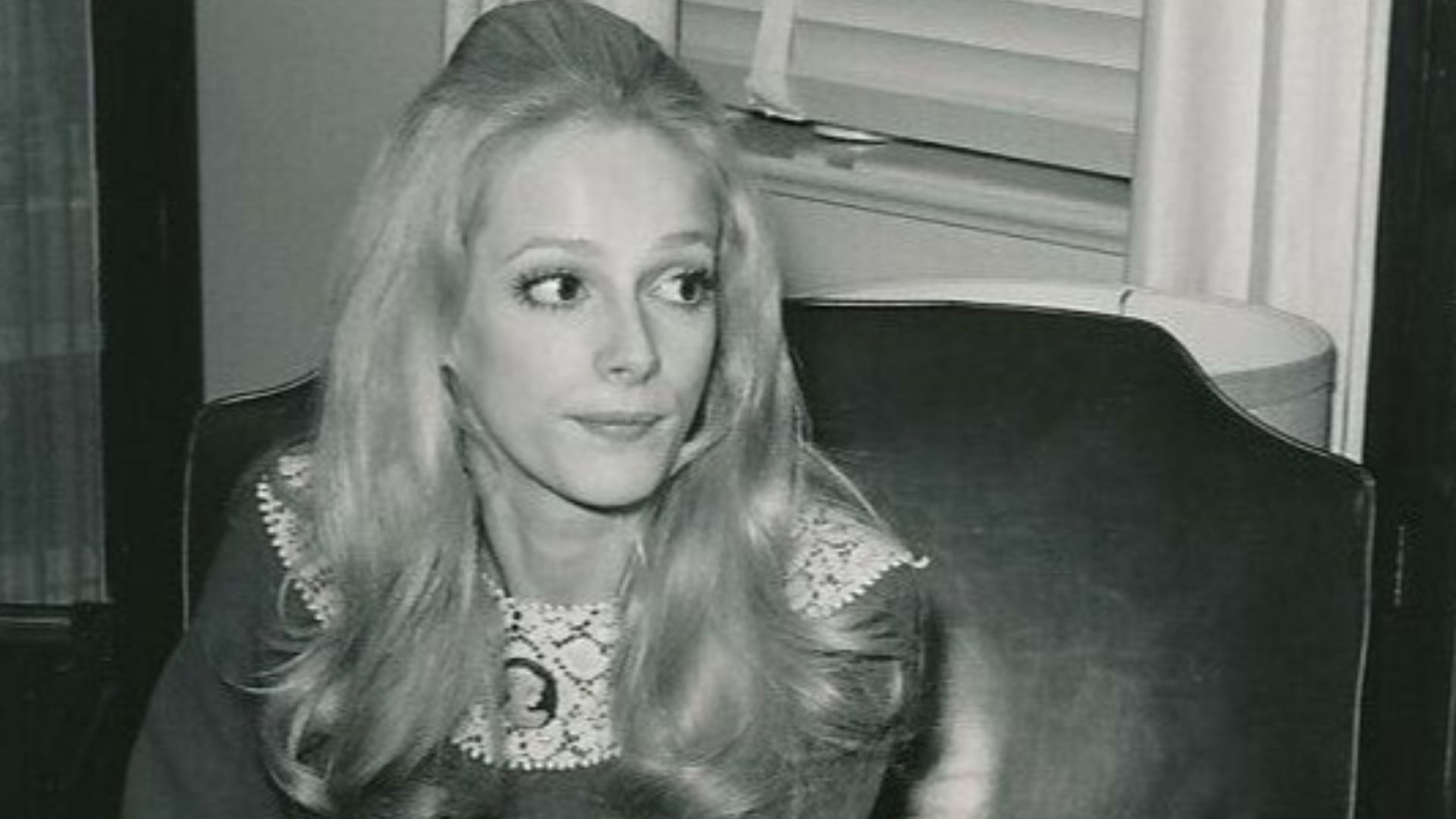 File:Sondra Locke 1968 press photo.jpg