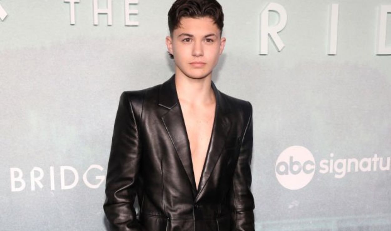 LOS ANGELES, CALIFORNIA - APRIL 15: Javon 'Wanna' Walton attends the premiere of Hulu's