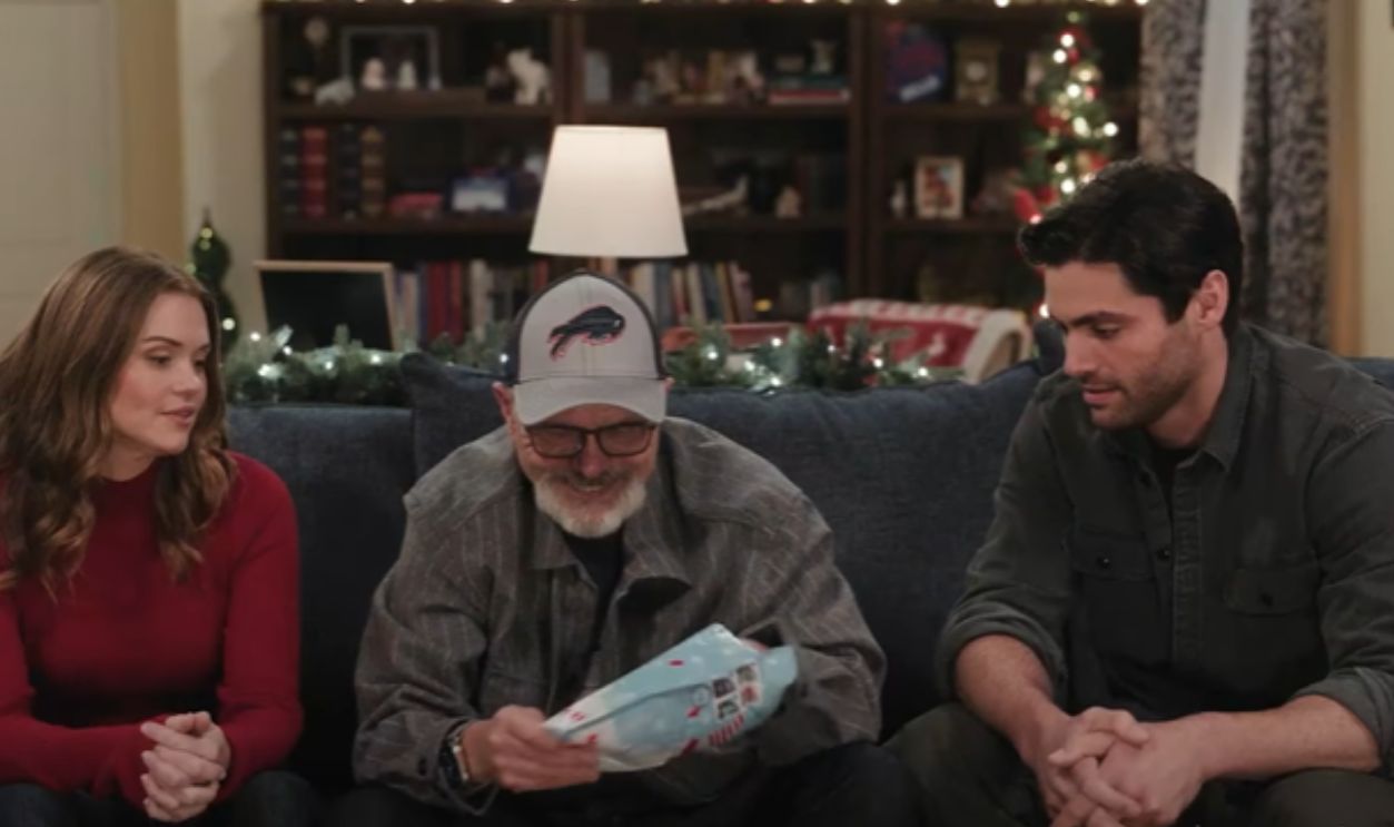 Screenshot from Holiday Touchdown: A Bills Love Story (2025)