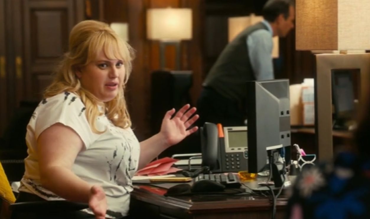 Screenshot from How to Be Single (2016)