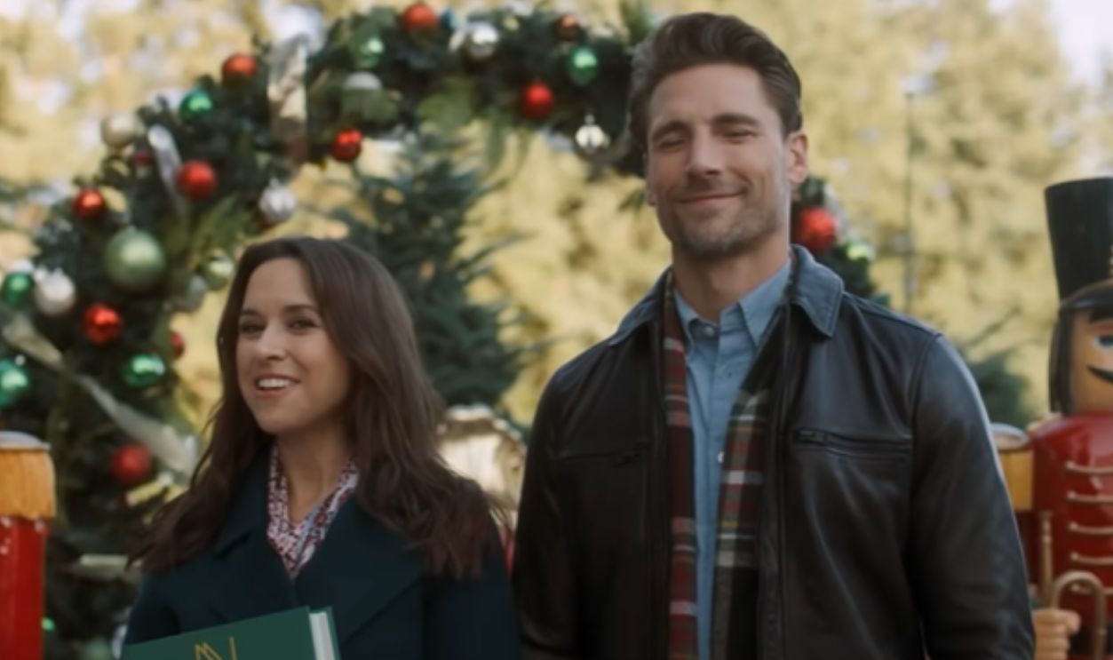 Screenshot from She's Making a List (2025)