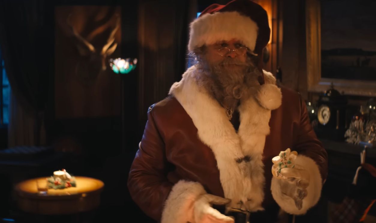 Screenshot from Violent Night (2022) 