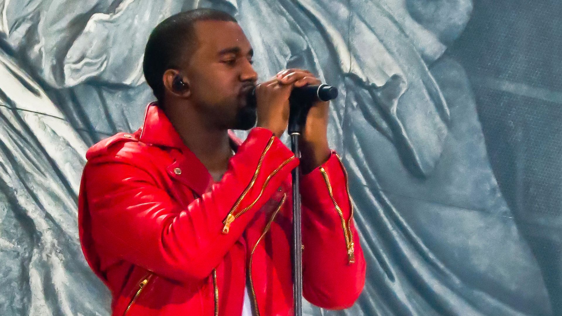 File:Kanye West at Revel Ovation Hall.jpg