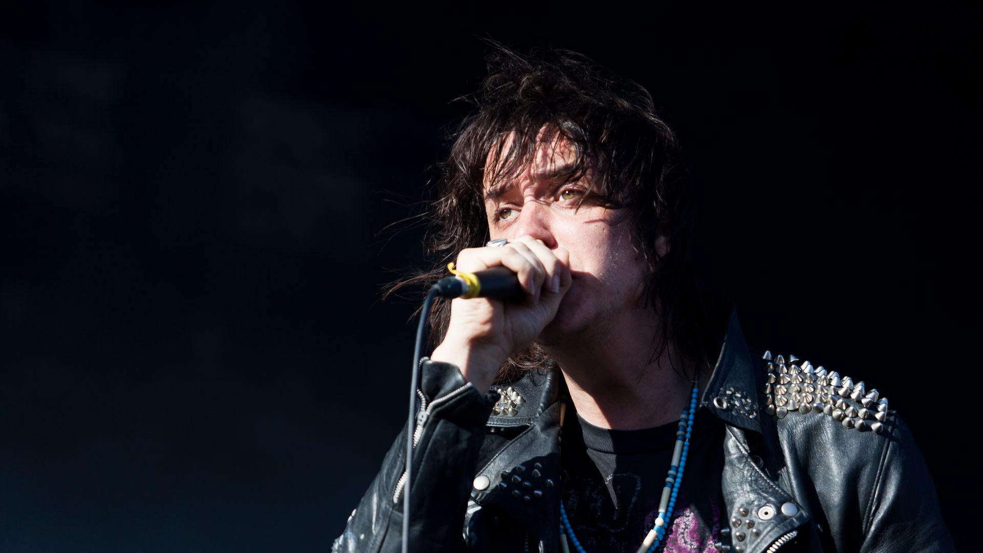 File:Julian Casablancas @ Lollapalooza 2014 (13658355174).jpg