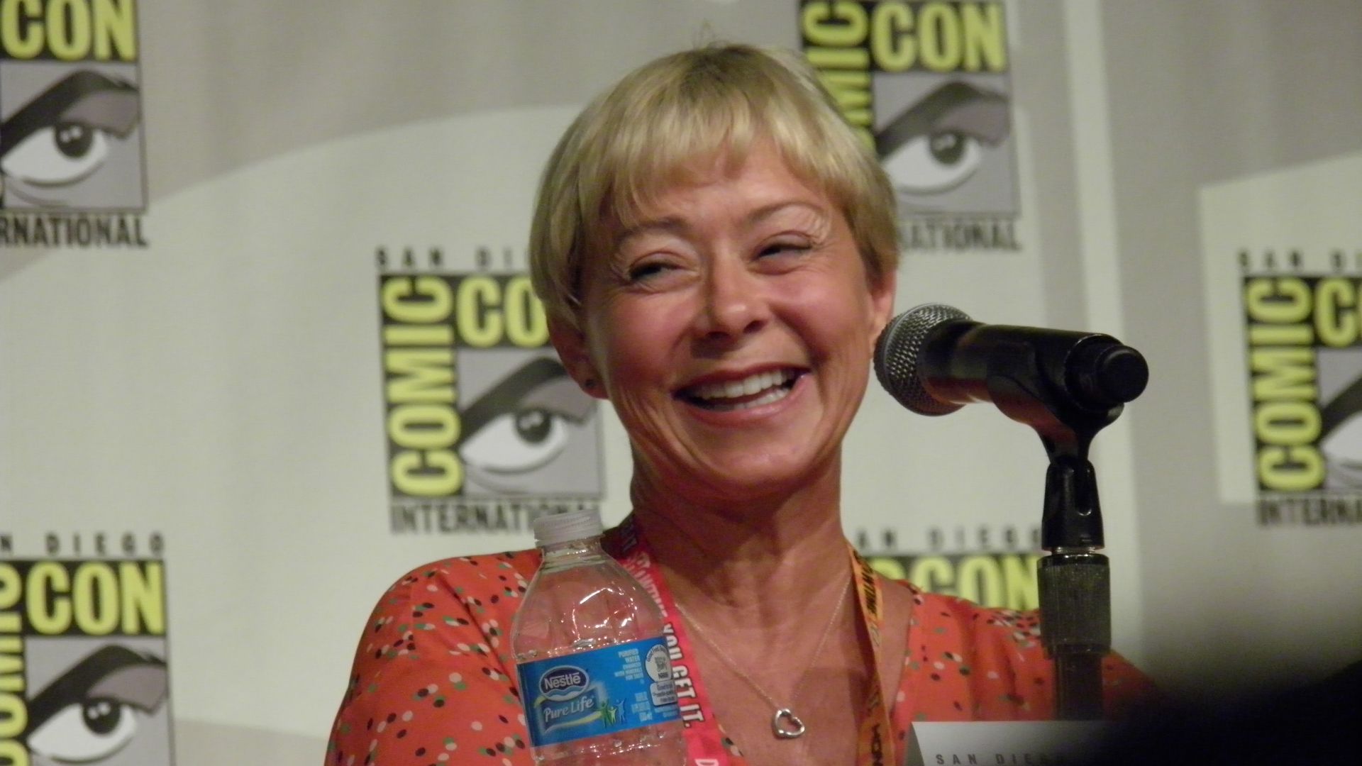 File:Debi Derryberry at 2012 Comic Con.jpg