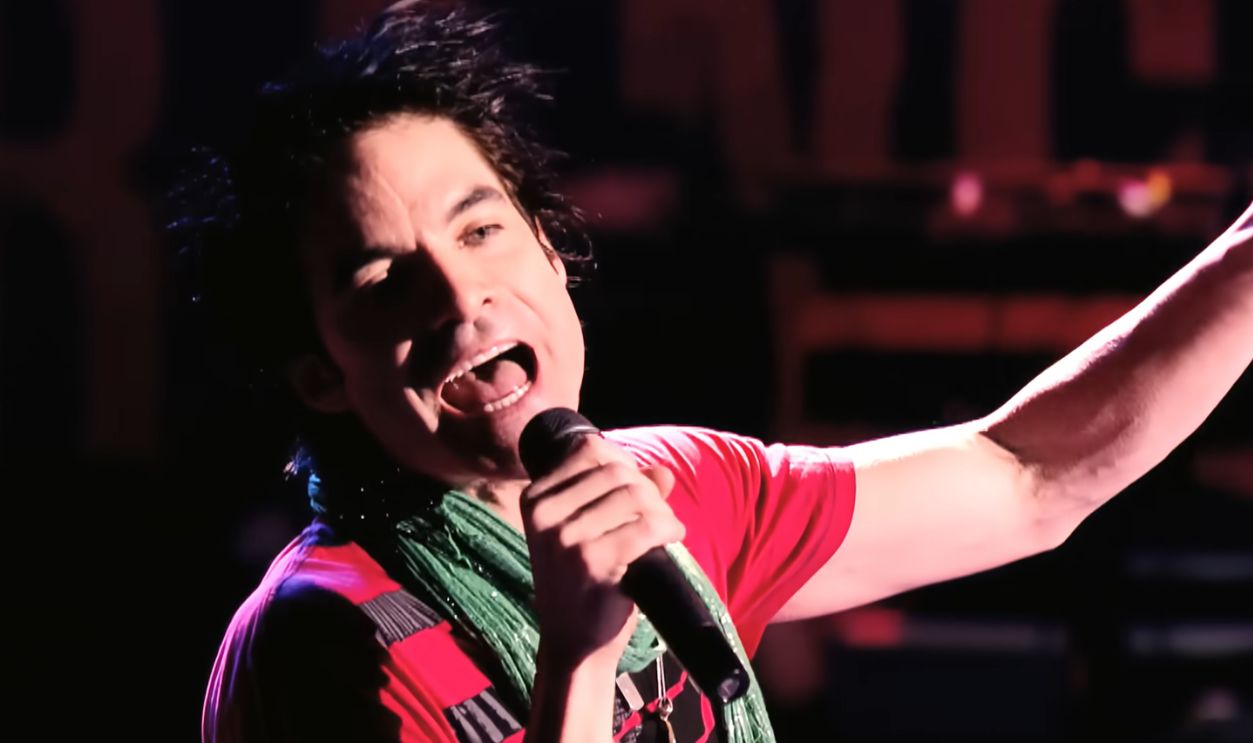 Screenshot from Shake Up Christmas (2010)