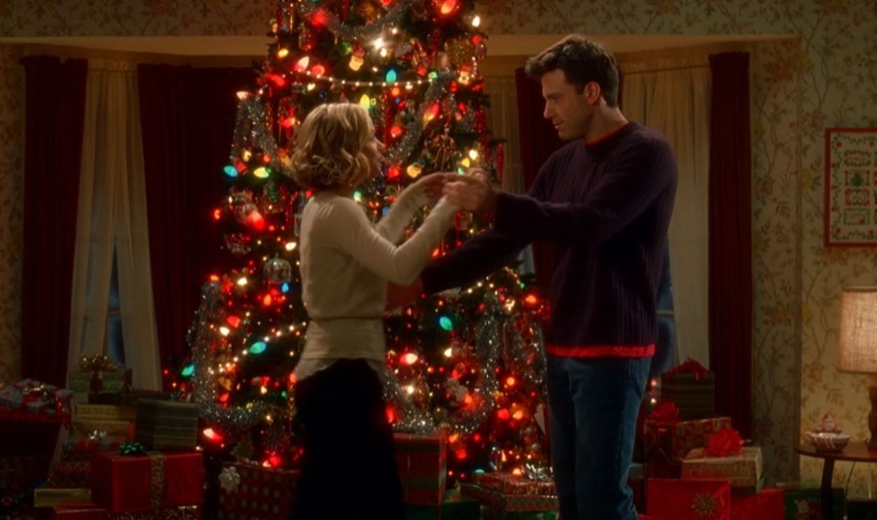 Screenshot from Surviving Christmas (2004)
