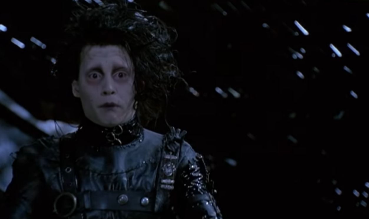 Screenshot from Edward Scissorhands (1990)