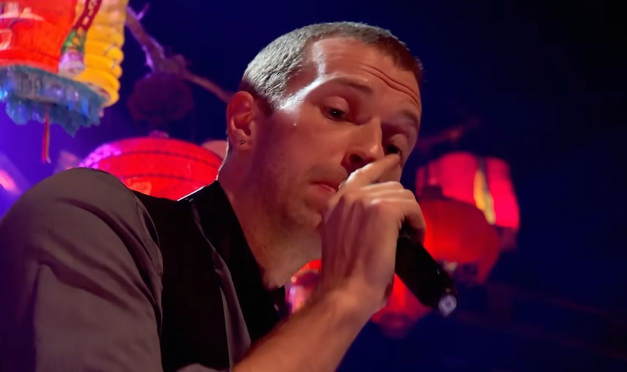 Screenshot from Christmas Lights (2010)