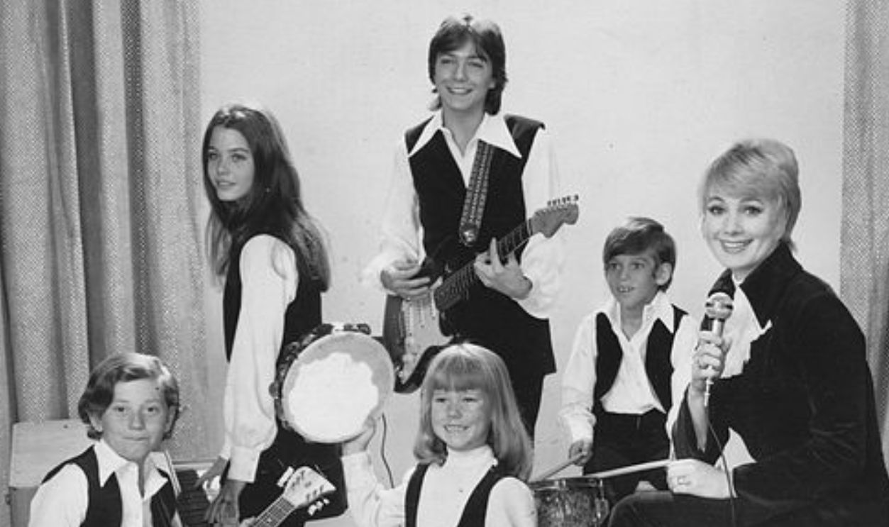 File:The Partridge Family Cast 1970 No 2.jpg