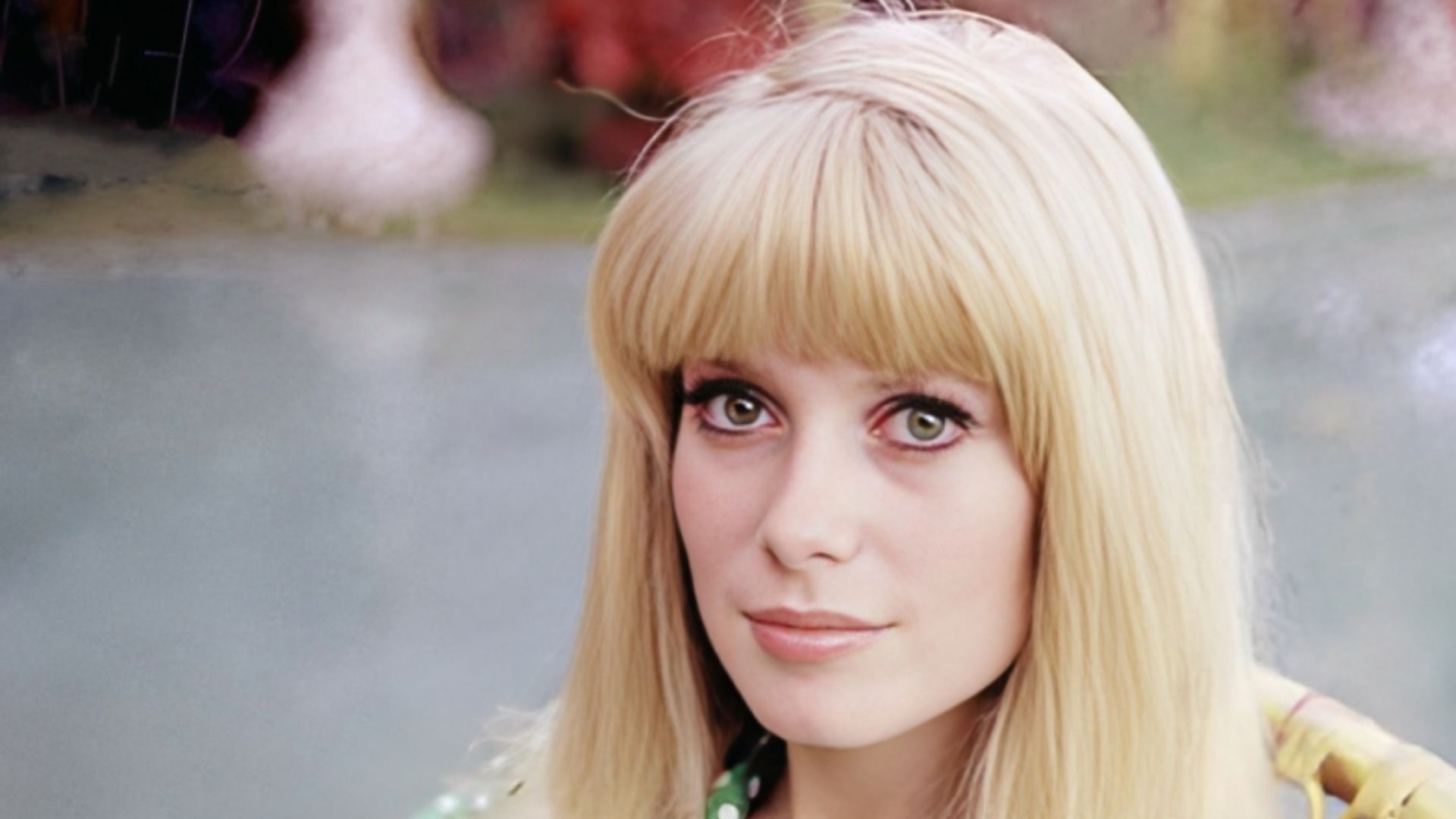 File:Catherine Deneuve (1966).png