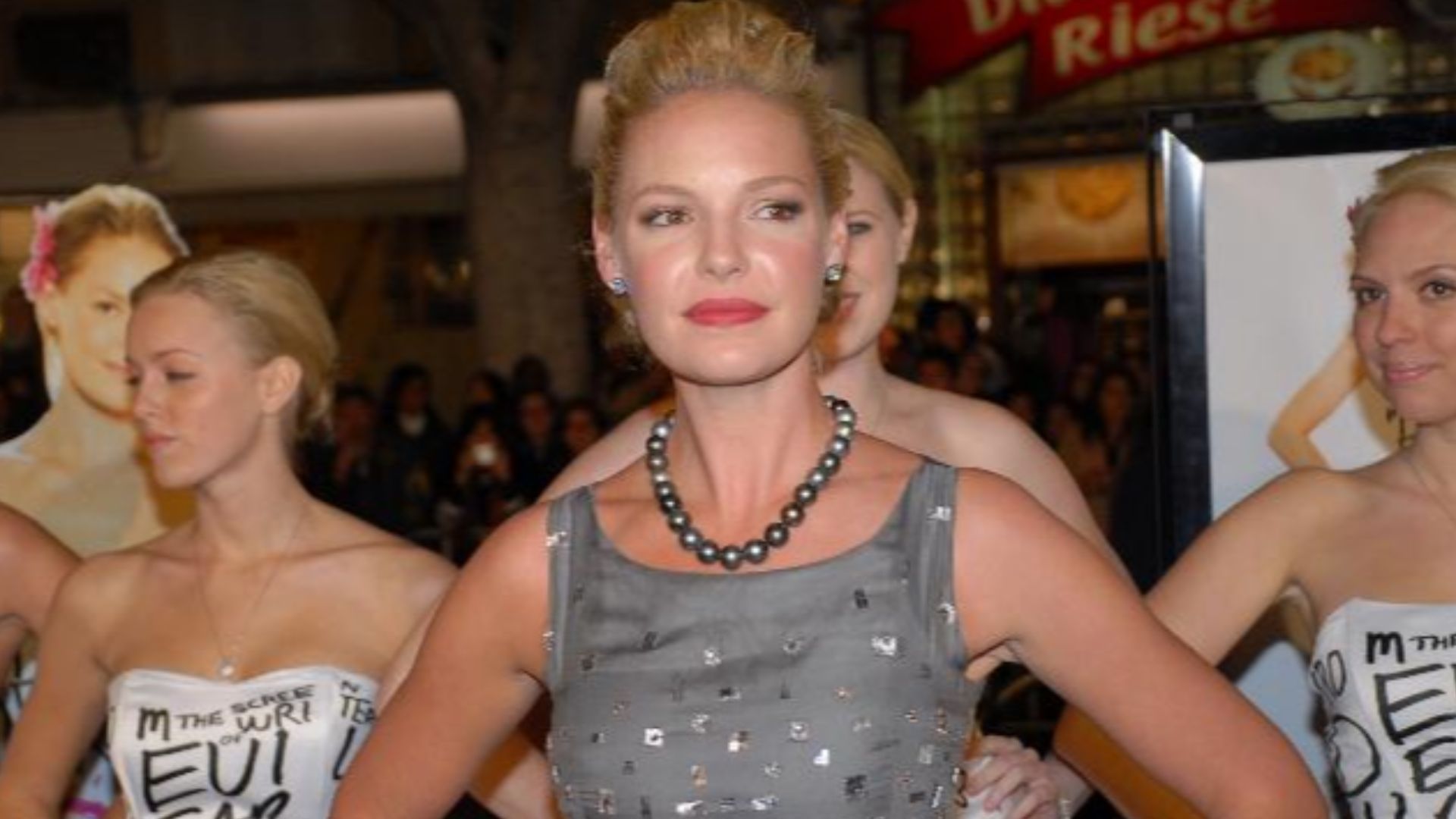 File:Katherine Heigl at 27 Dresses Premiere 4.jpg