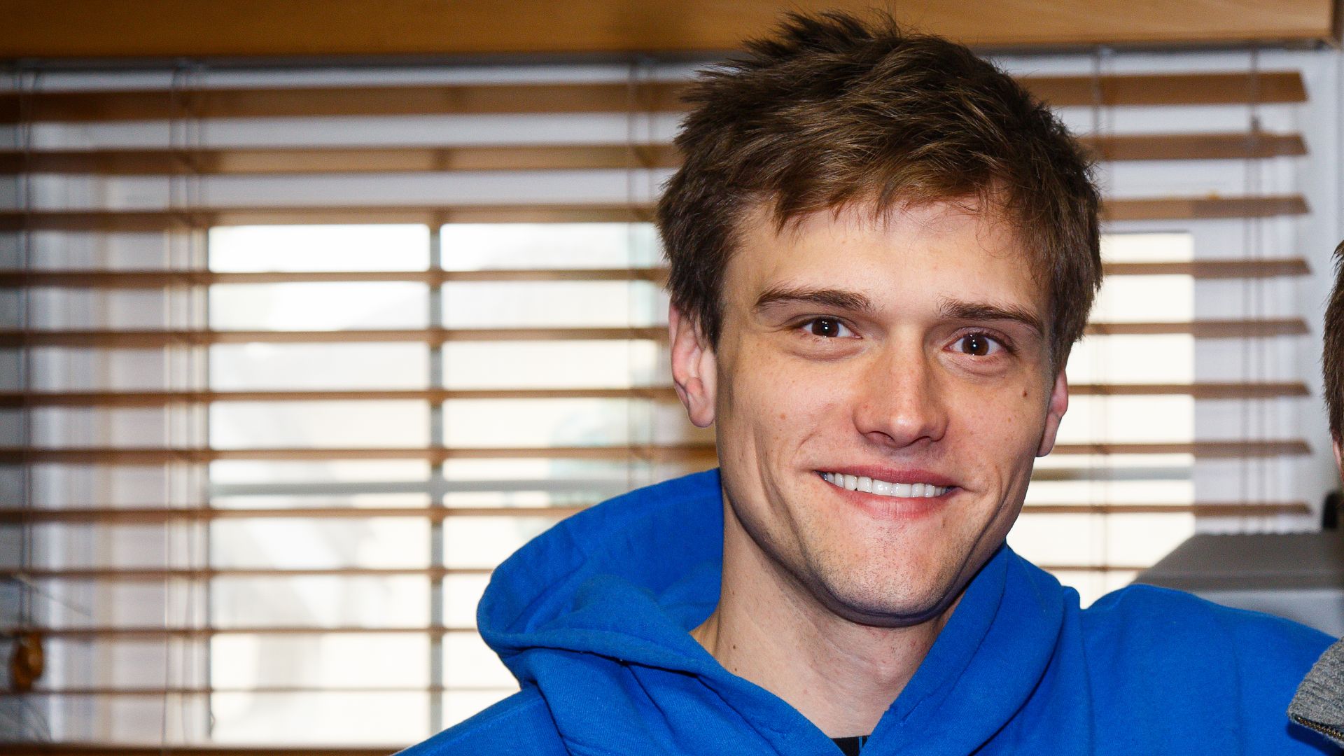 File:Hartley Sawyer SavingHumanRace.jpg