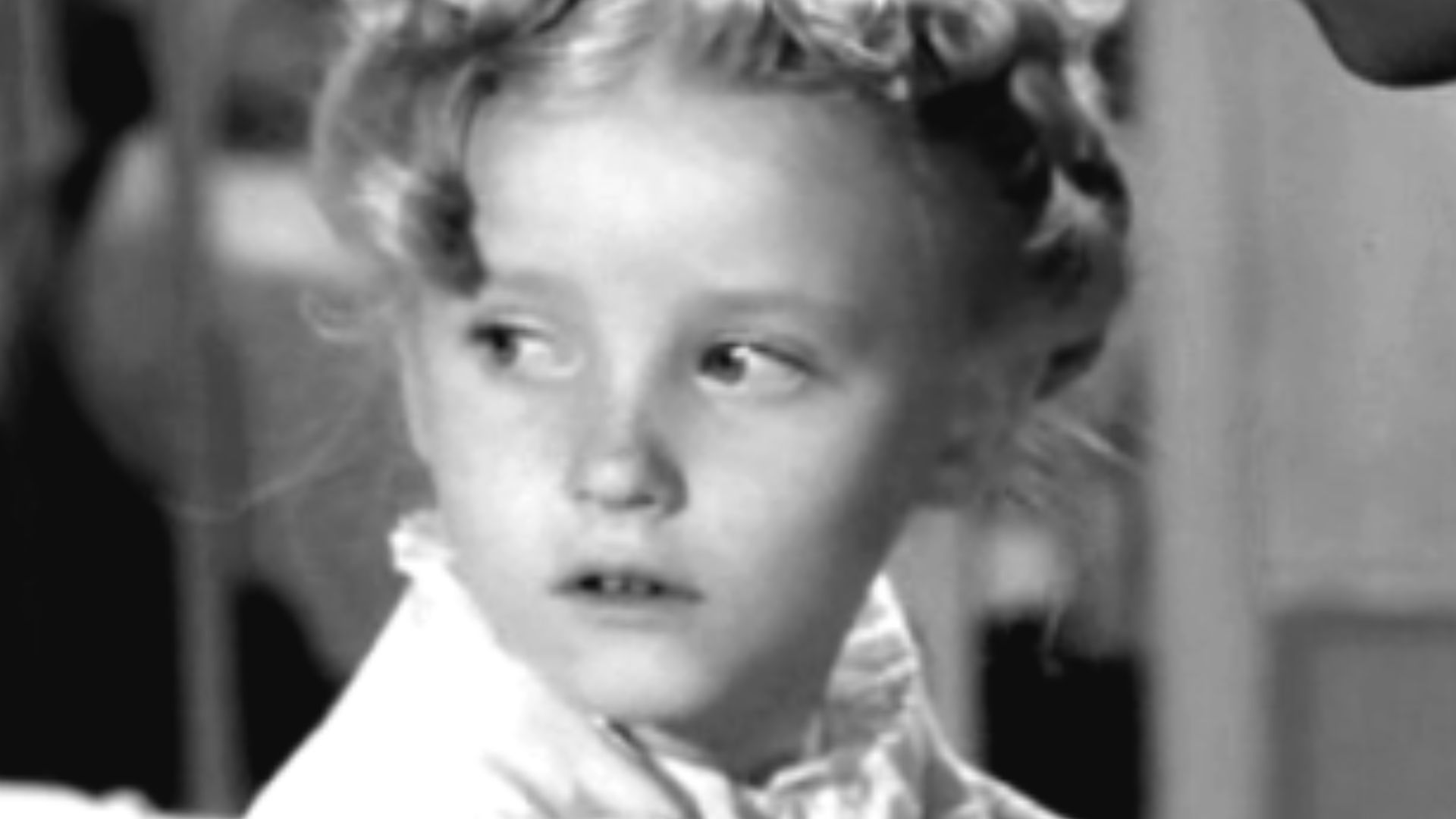 File:Zuzu Bailey from It's a Wonderful Life.gif