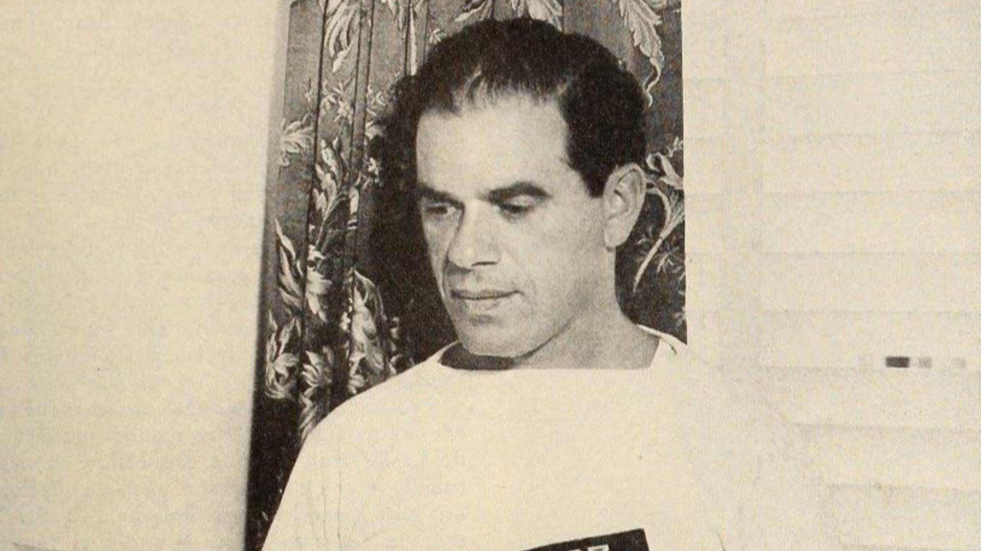 File:Frank Capra reading Cine-Mundial, 1941.jpg