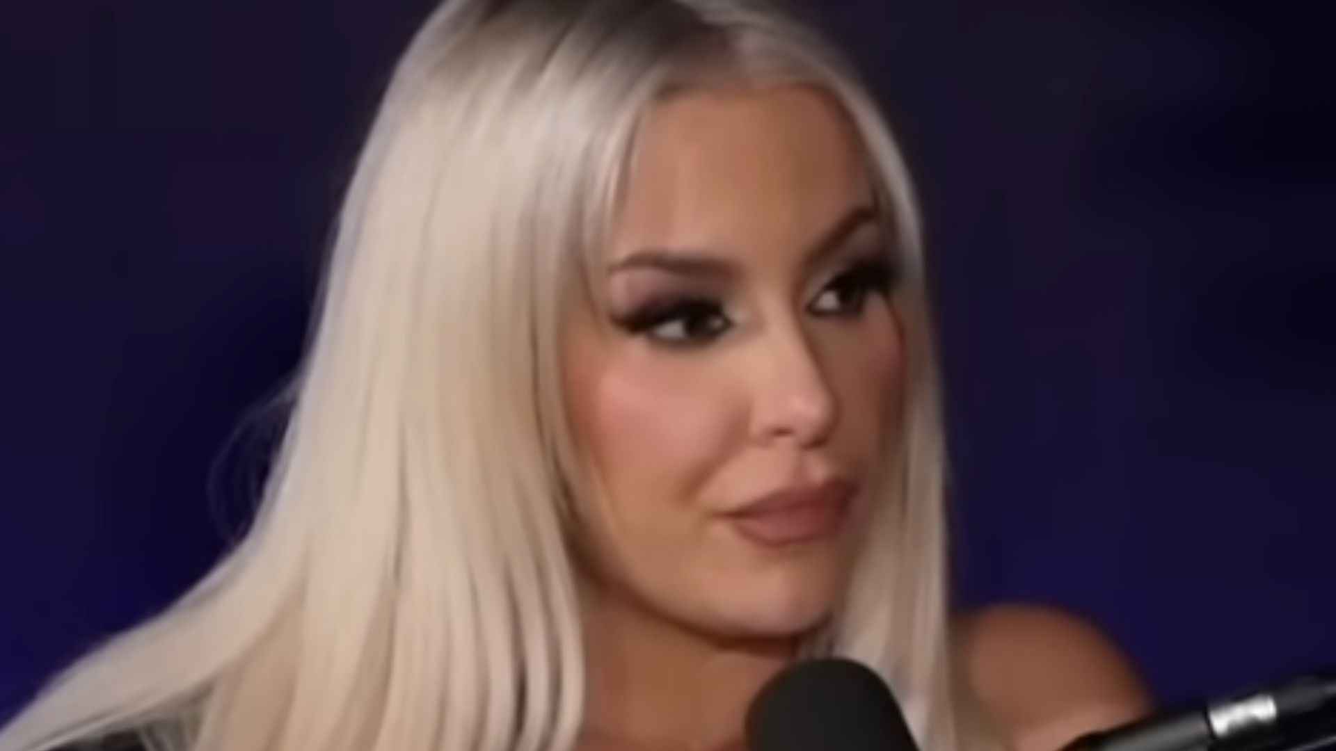 File:Tana Mongeau in Six Feet Above podcast 02-24 - 2.png