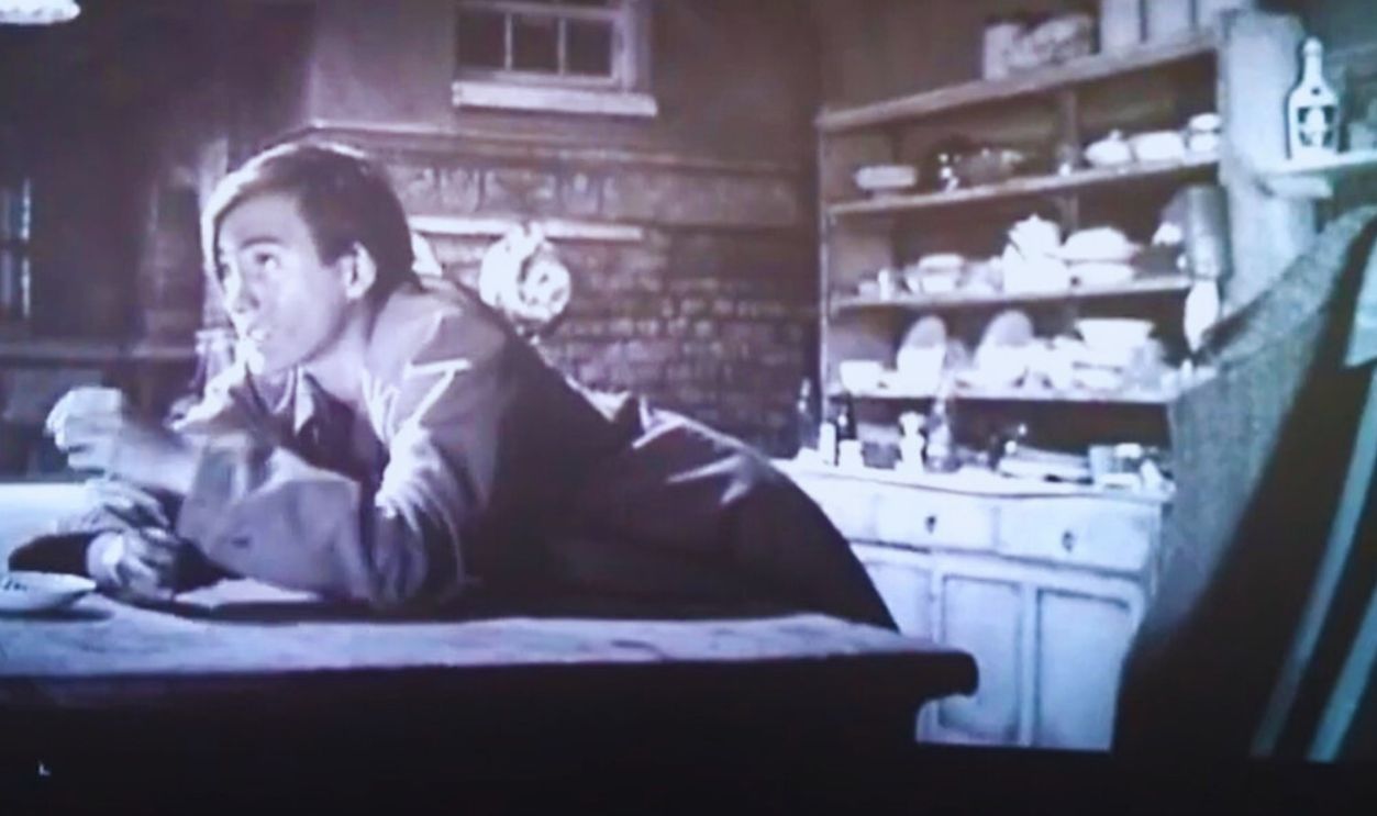 Screenshot from Heavens Above! (1963)