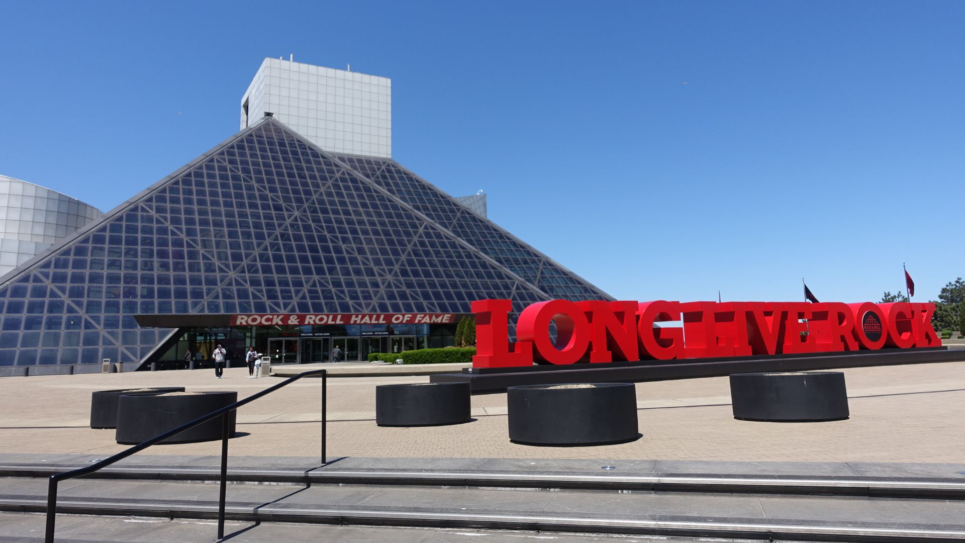File:Rock and Roll Hall of Fame - Joy of Museums 1.jpg