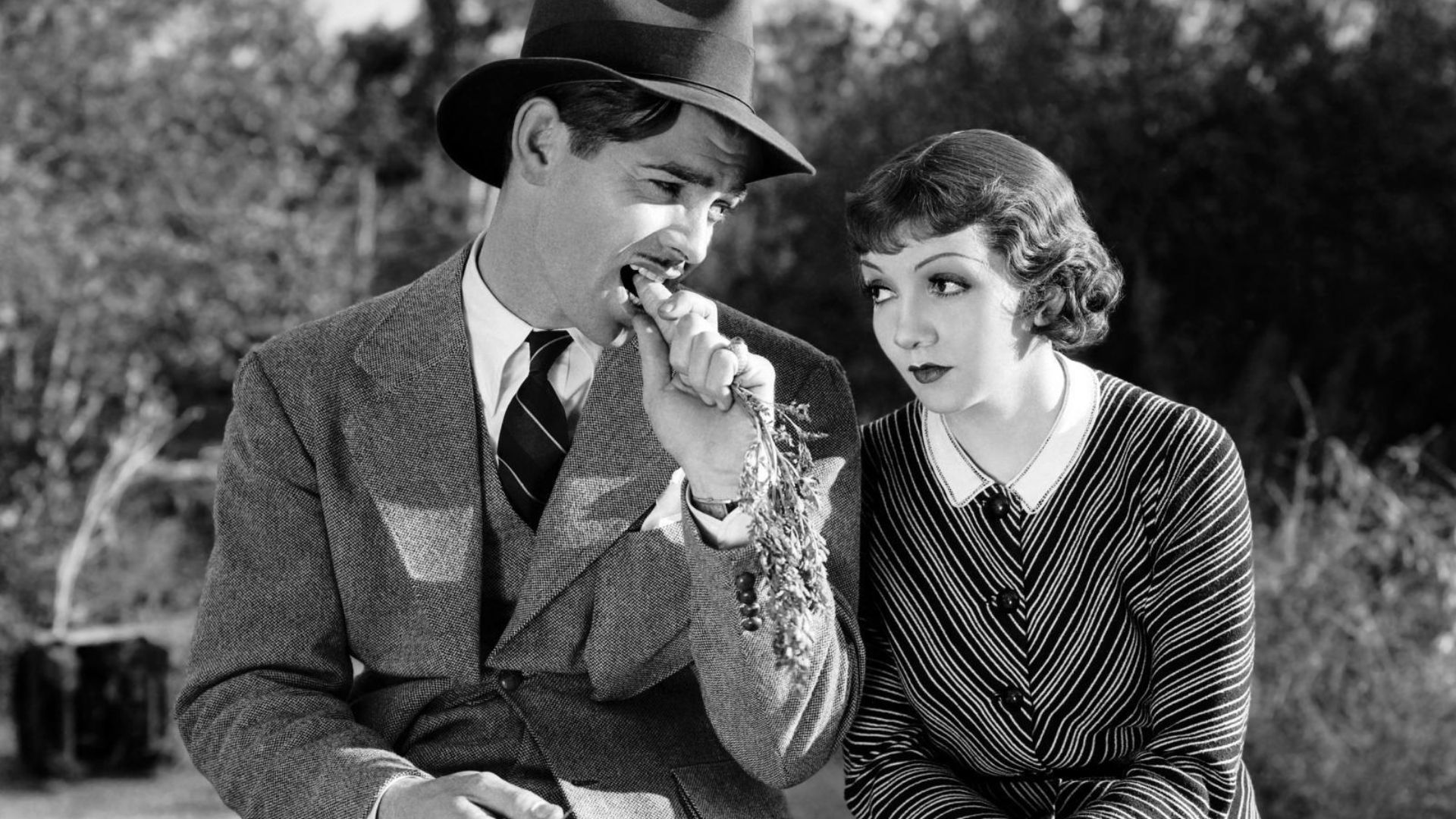 File:Clark Gable and Claudette Colbert in It Happened One Night.jpg
