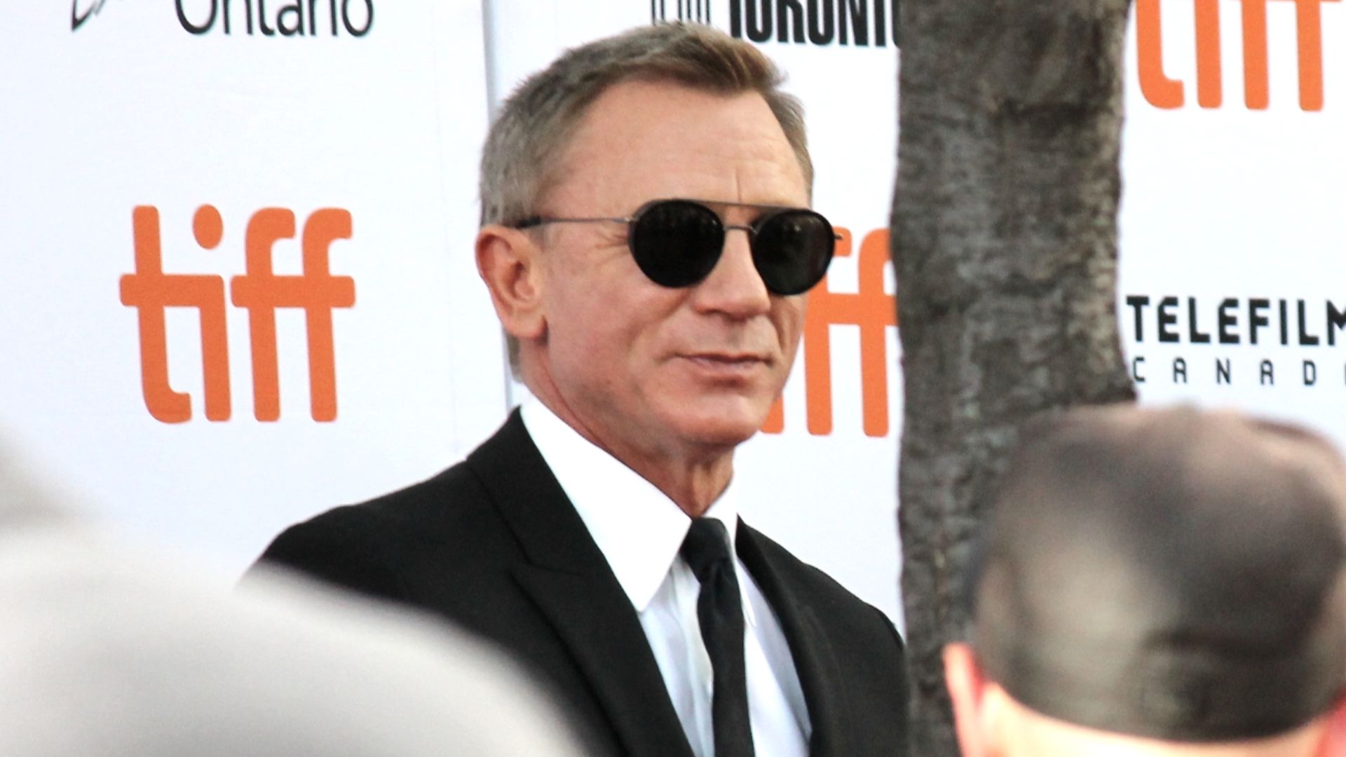 File:Daniel Craig - James Bond (48707836782).jpg