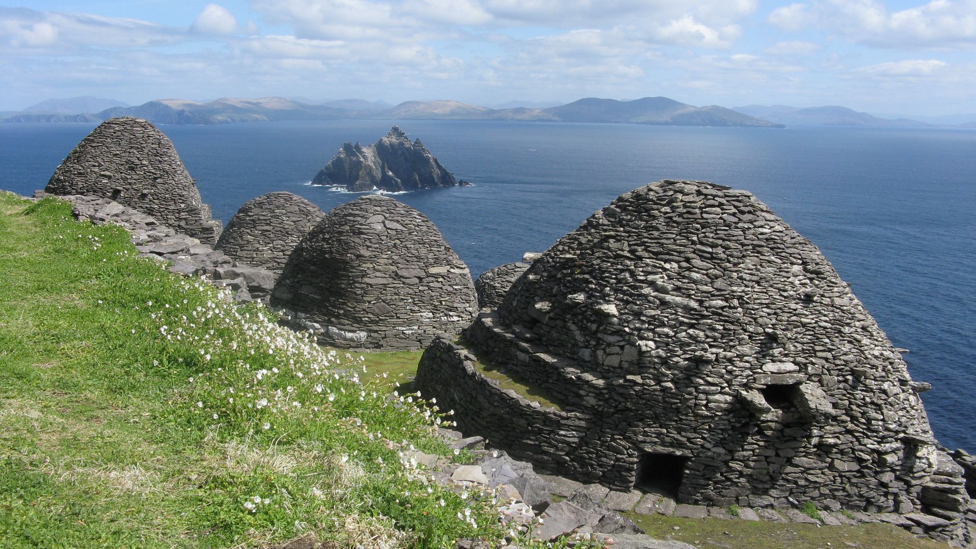 File:Skellig hives.jpg