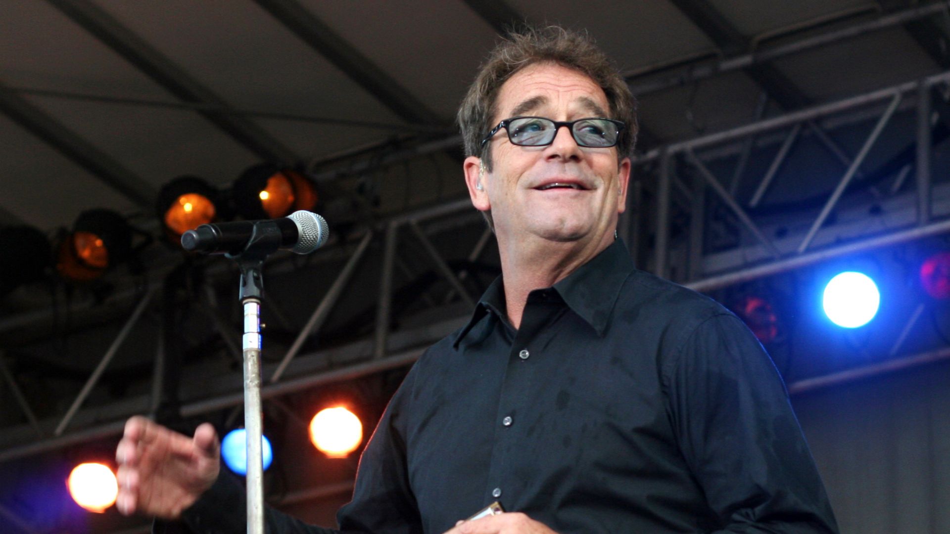 File:Huey Lewis and the News 2013 (9138278434).jpg