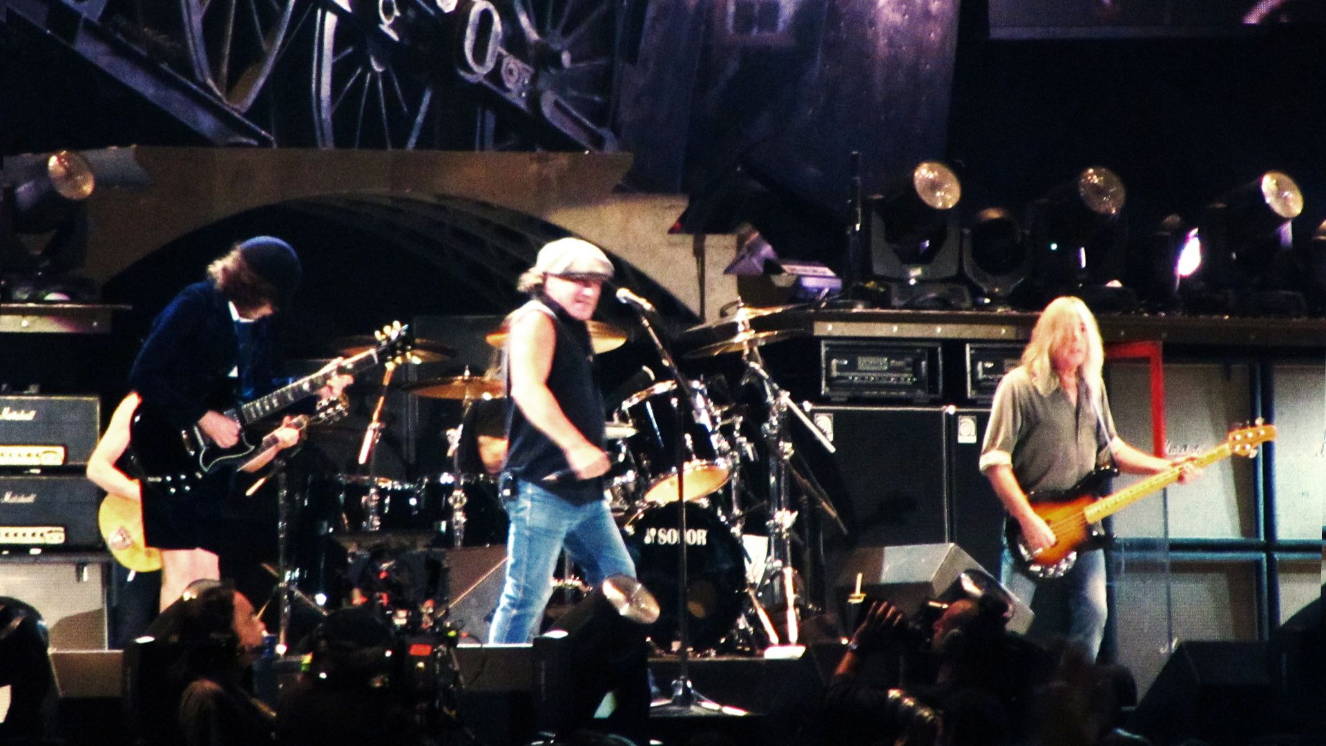 File:AC DC Black Ice Tour 2009 Buenos Aires 4 de Diciembre (4237867281).jpg