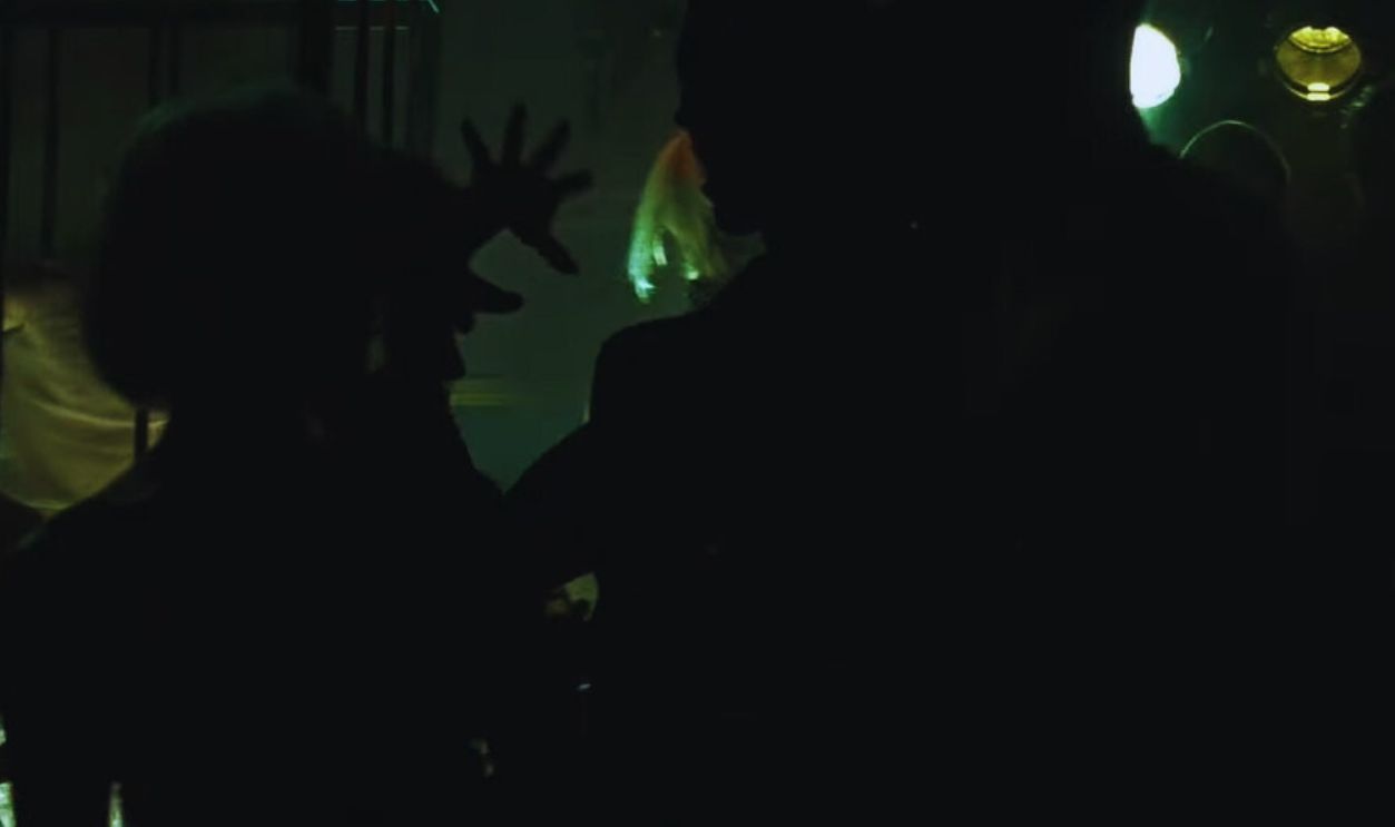 Screenshot from The Matrix (1999)