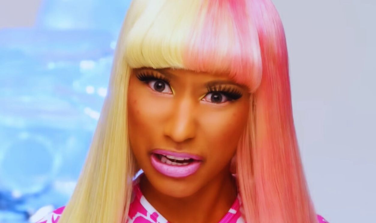 Screenshot from Super Bass (2011)