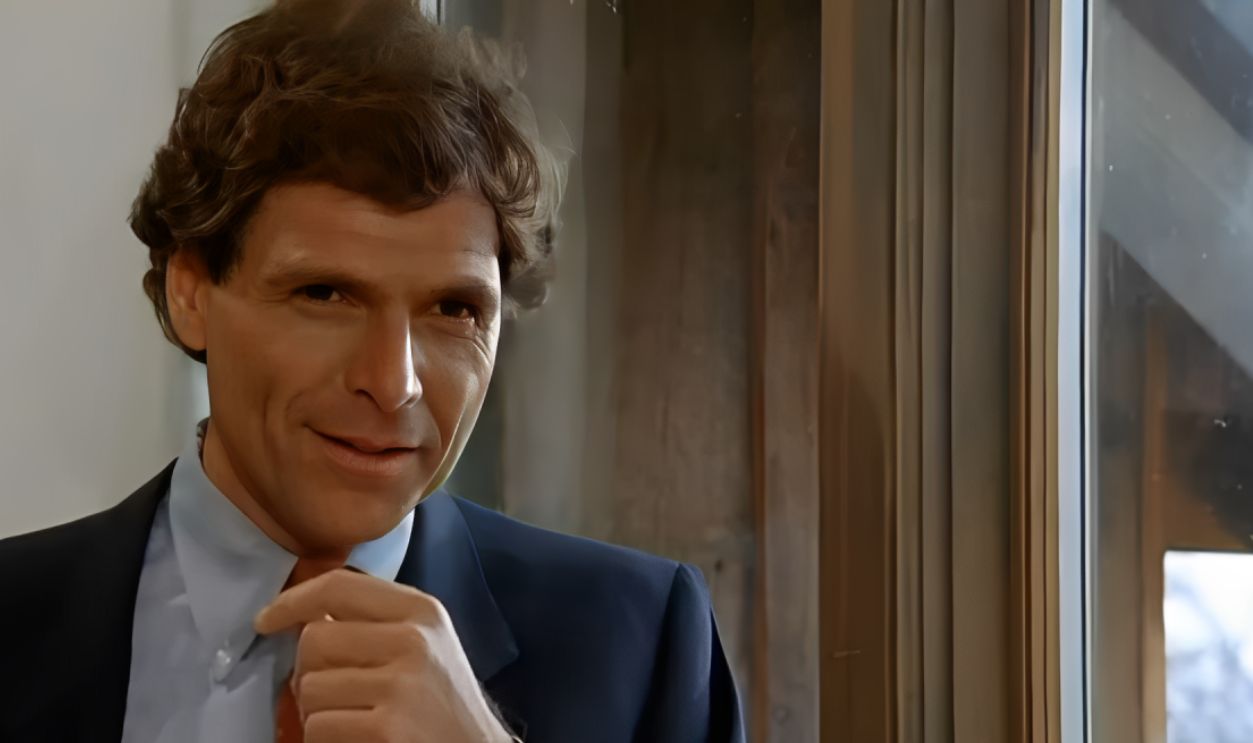 Screenshot from Gymkata (1985)